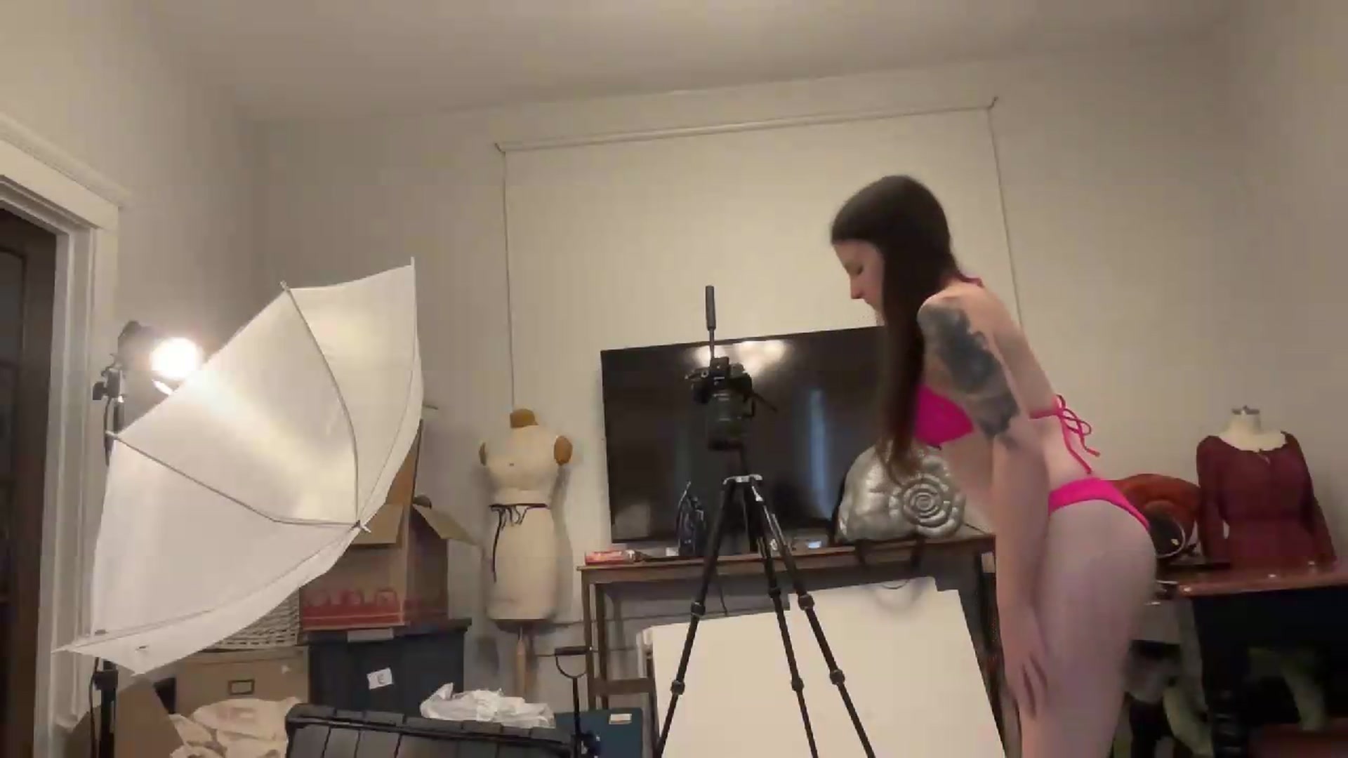 Gallery image thumbnail from MoonMILF's myfreecams stream on, 08/10/2026, 22:09 image 5 of 20