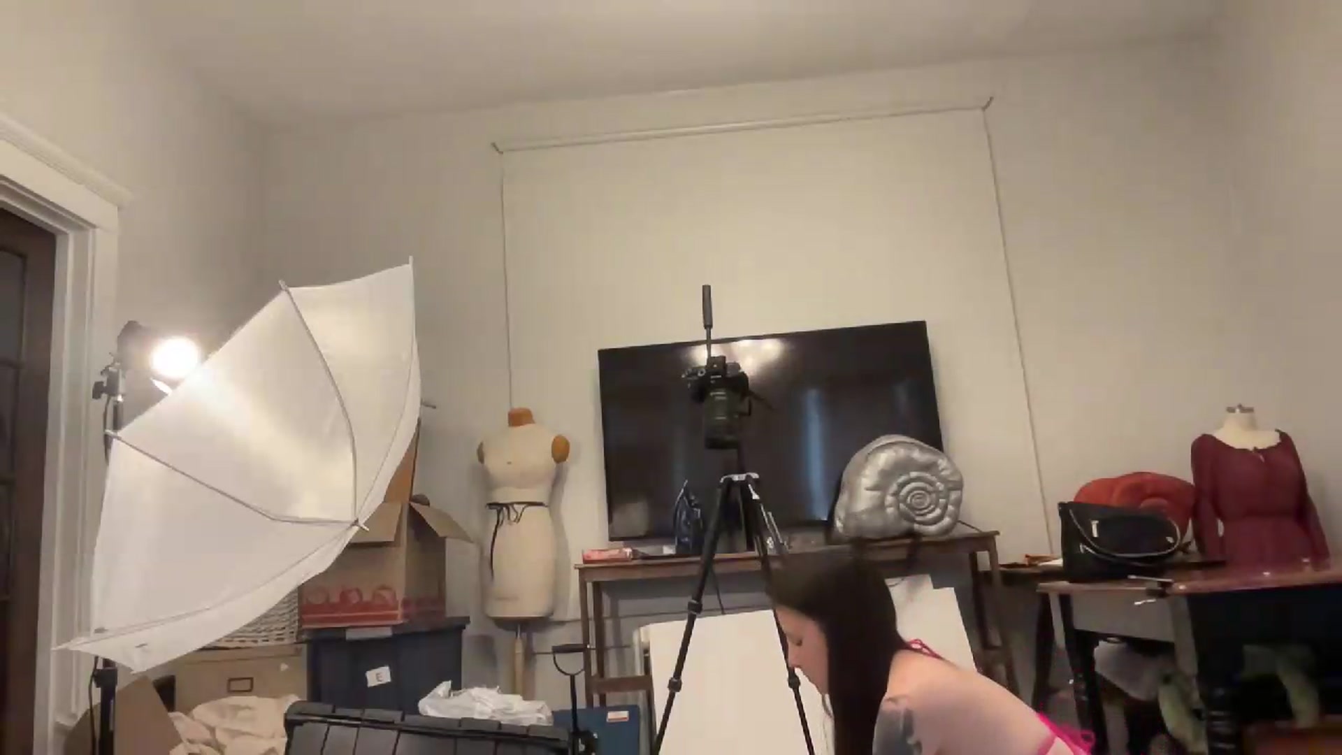 Gallery image thumbnail from MoonMILF's myfreecams stream on, 08/10/2026, 22:09 image 6 of 20