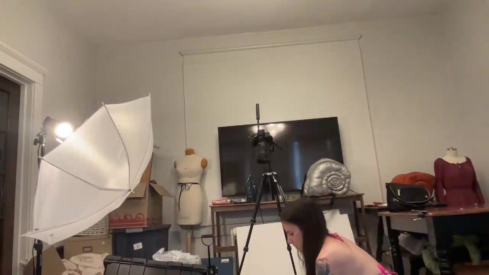 Gallery image thumbnail from MoonMILF's myfreecams stream on, 08/10/2026, 22:09 image 4 of 20