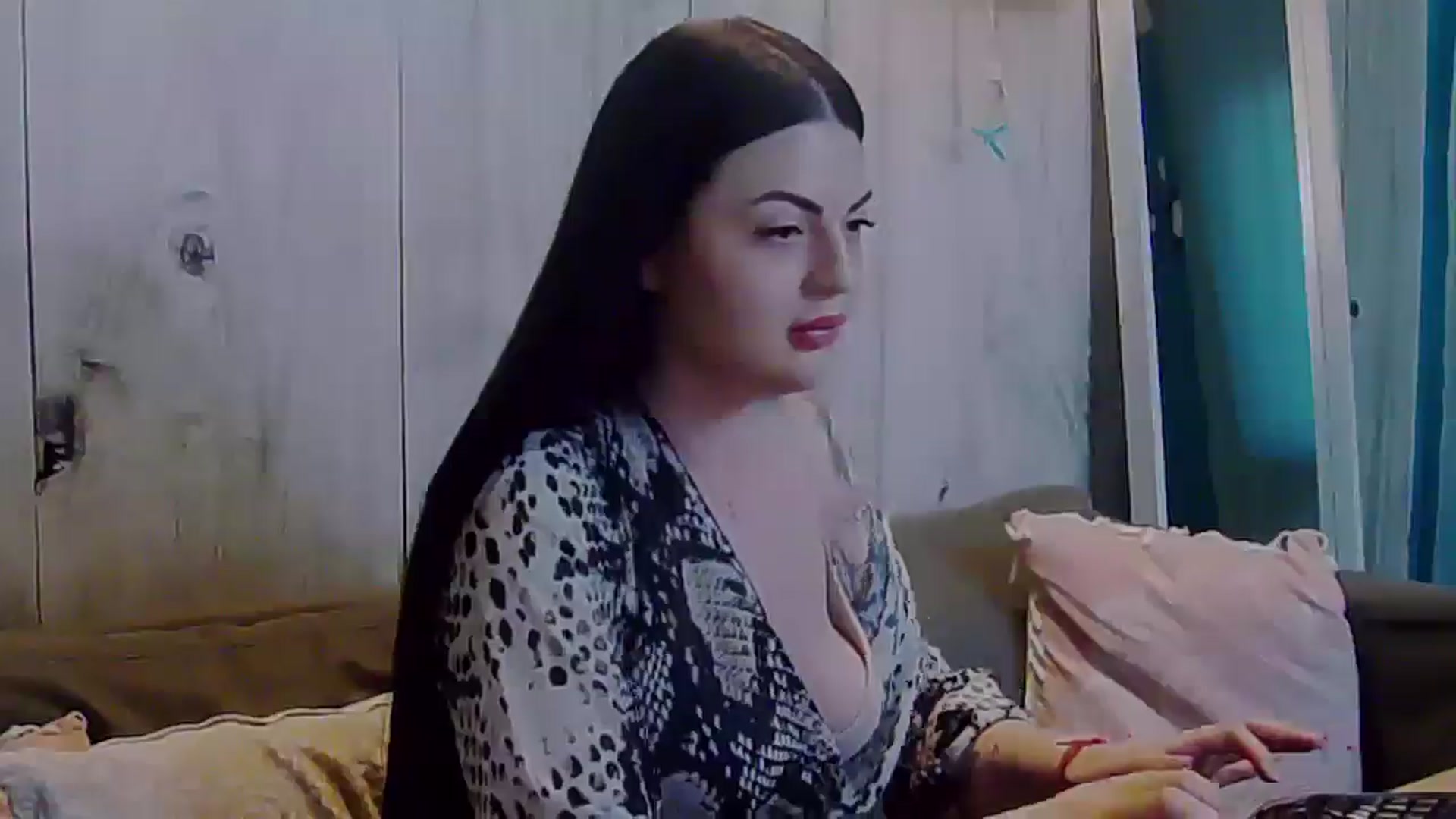 Gallery image thumbnail from MoonShine_'s myfreecams stream on, 03/18/2025, 14:45 image 7 of 20