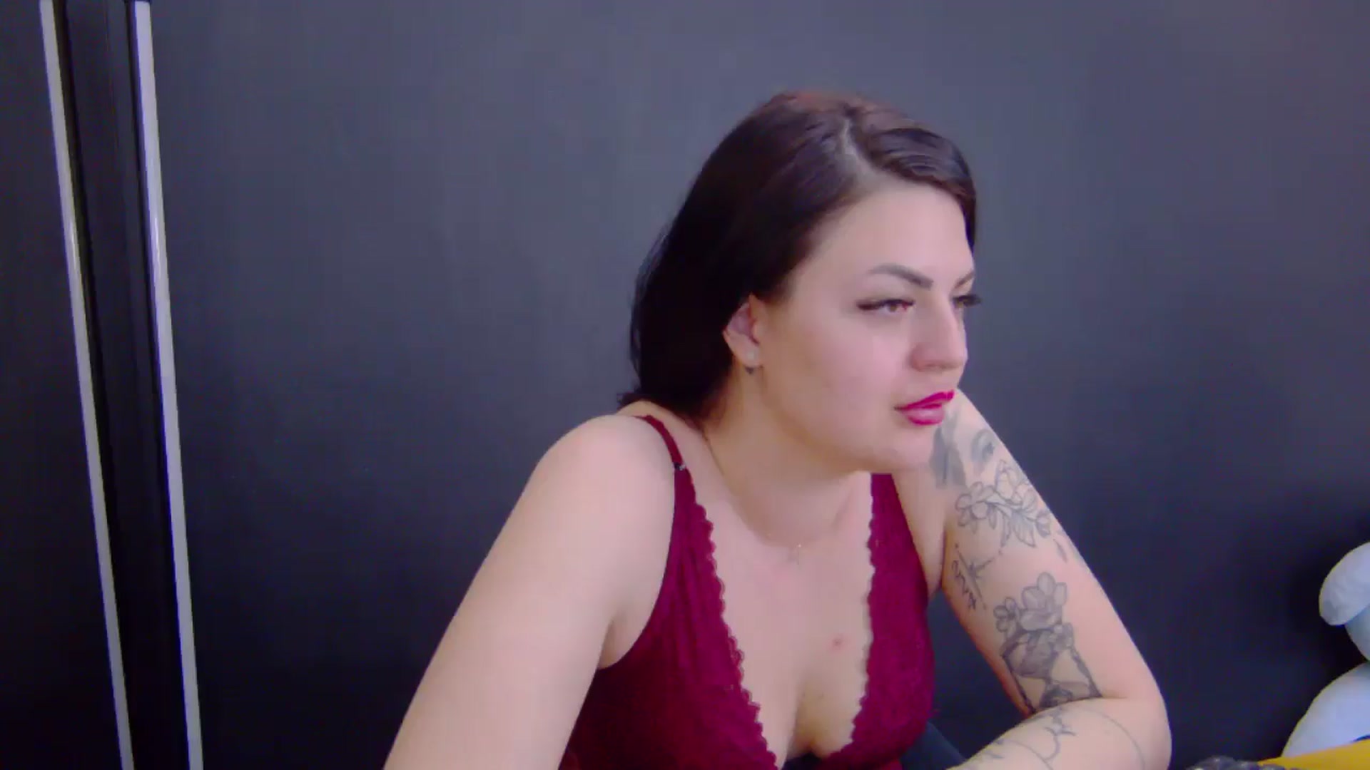 Gallery image thumbnail from MoonShine_'s myfreecams stream on, 03/30/2025, 01:38 image 7 of 20