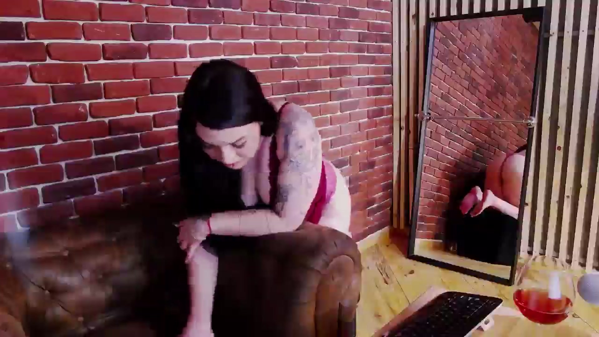 Gallery image thumbnail from MoonShine_'s myfreecams stream on, 04/09/2025, 21:23 image 4 of 20