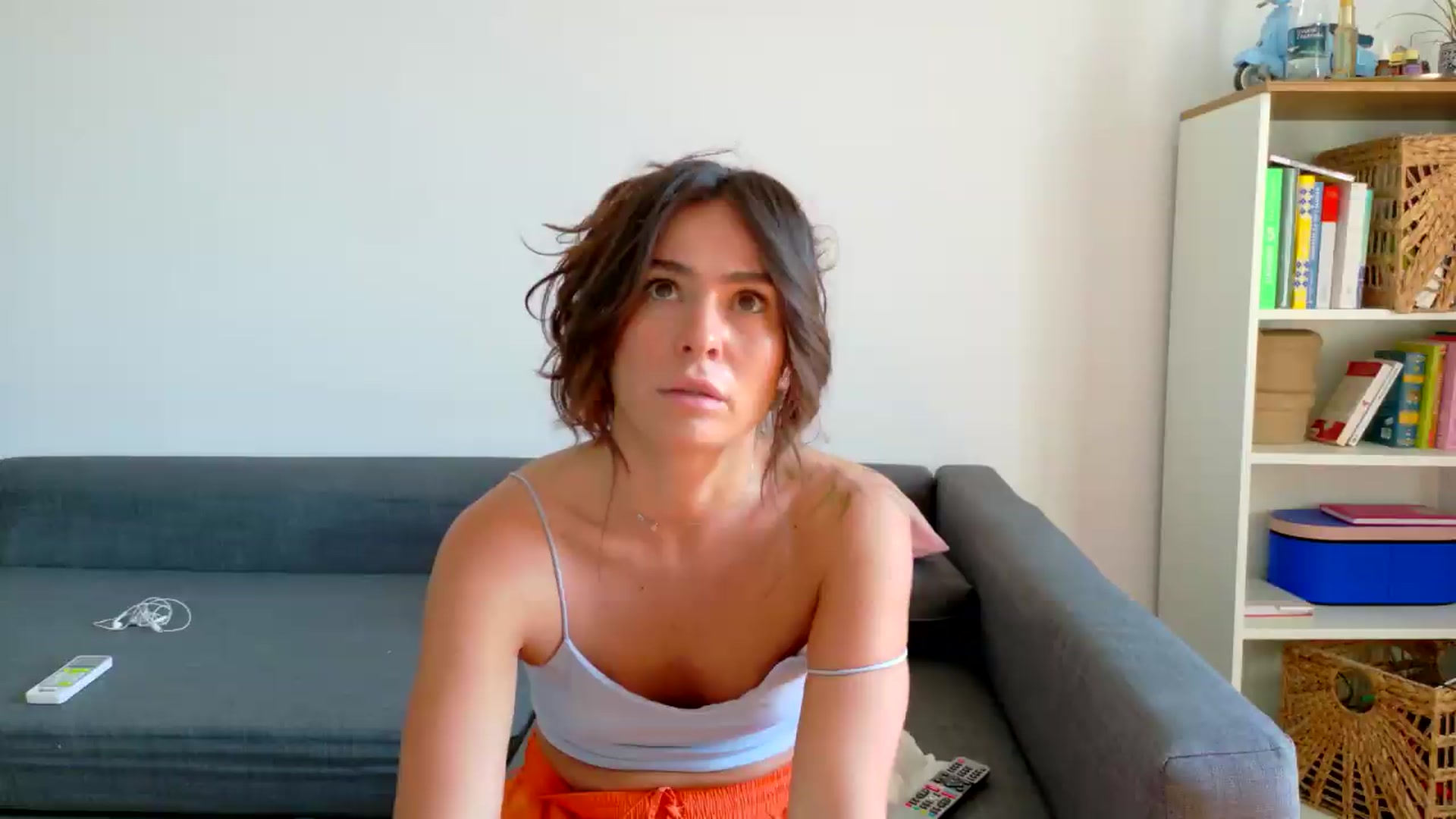 Gallery image thumbnail from MoonV3il88's myfreecams stream on, 08/26/2026, 18:10 image 18 of 20