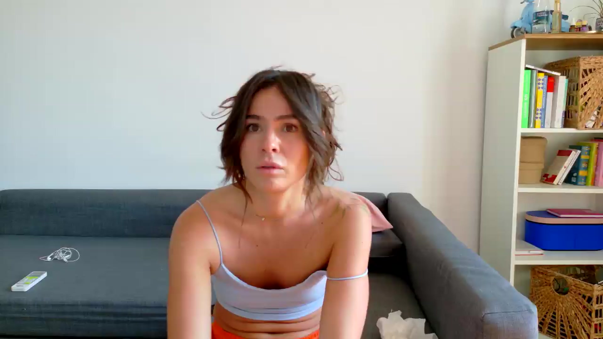 Gallery image thumbnail from MoonV3il88's myfreecams stream on, 08/26/2026, 18:10 image 15 of 20