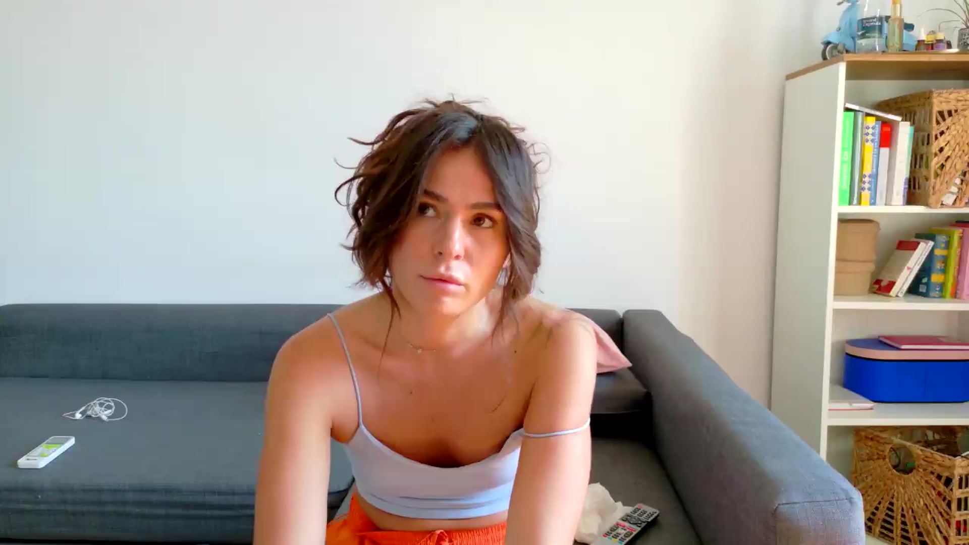 Gallery image thumbnail from MoonV3il88's myfreecams stream on, 08/26/2026, 18:10 image 19 of 20