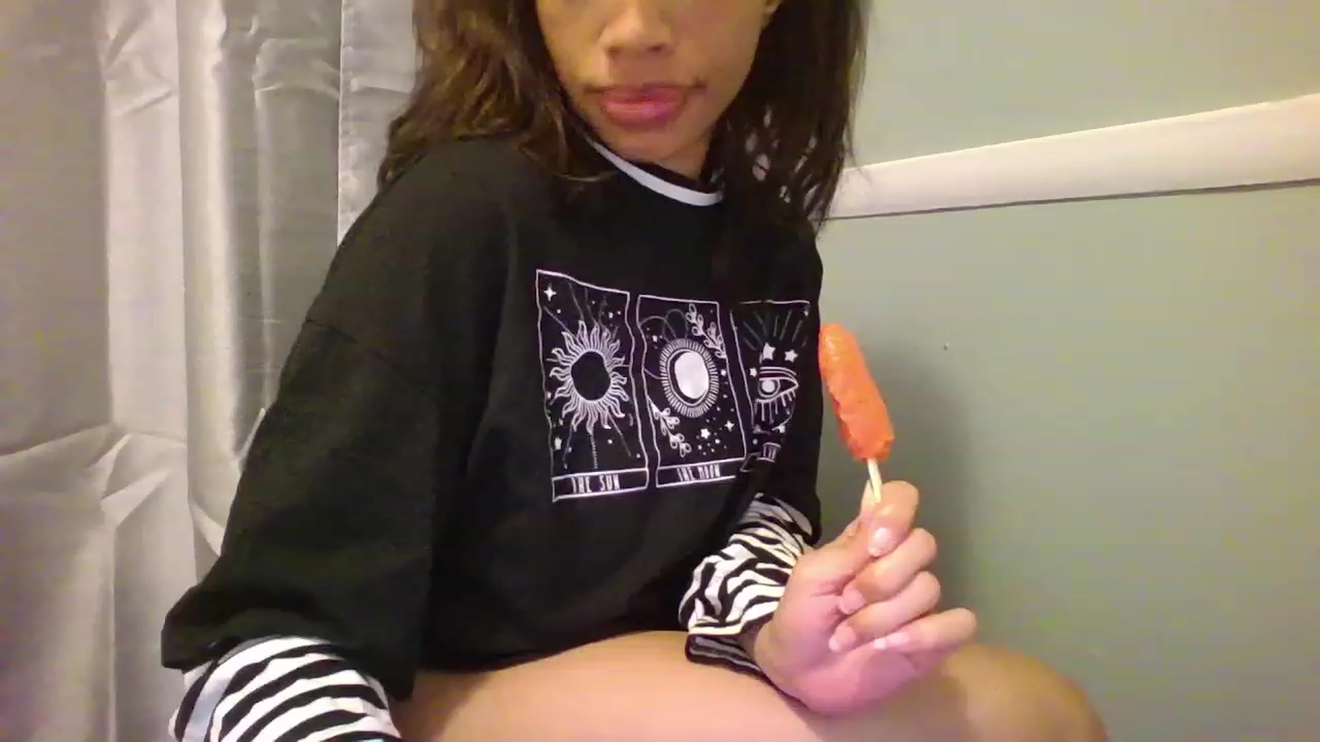 Gallery image thumbnail from Moon_Fae's myfreecams stream on, 01/09/2023, 09:58 image 20 of 20