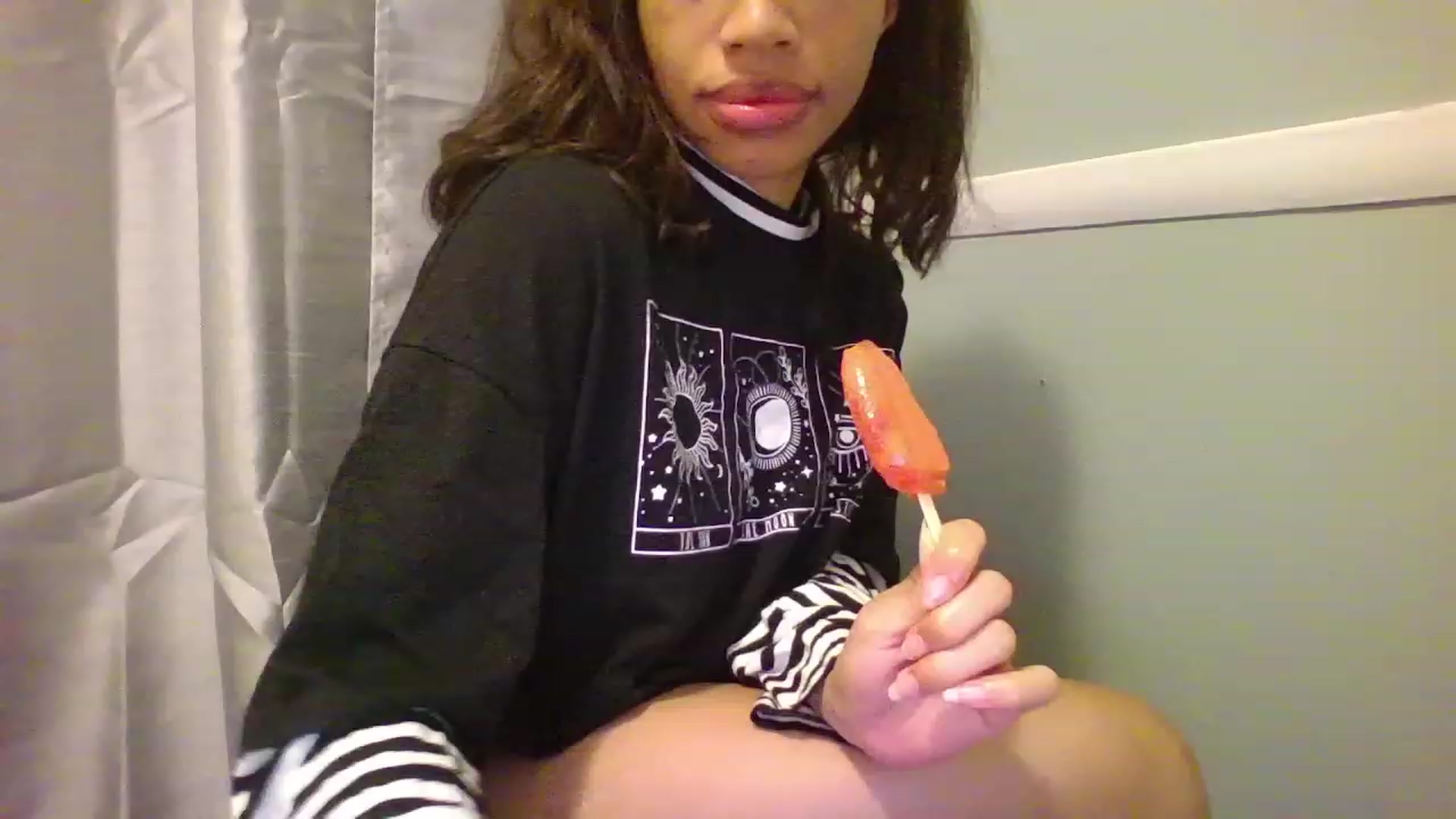 Gallery image thumbnail from Moon_Fae's myfreecams stream on, 01/09/2023, 09:58 image 19 of 20