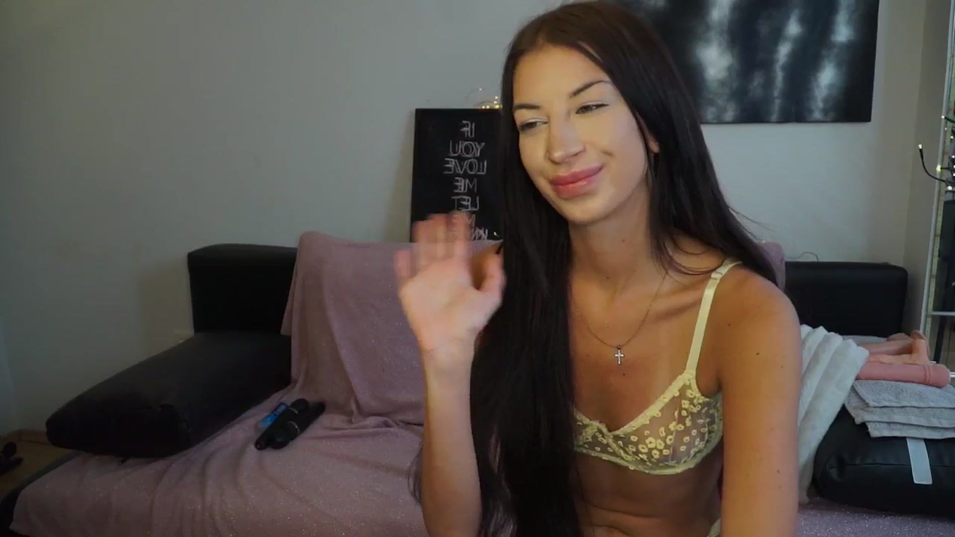 Gallery image thumbnail from Moon_Treasure's myfreecams stream on, 05/04/2024, 10:00 image 15 of 20