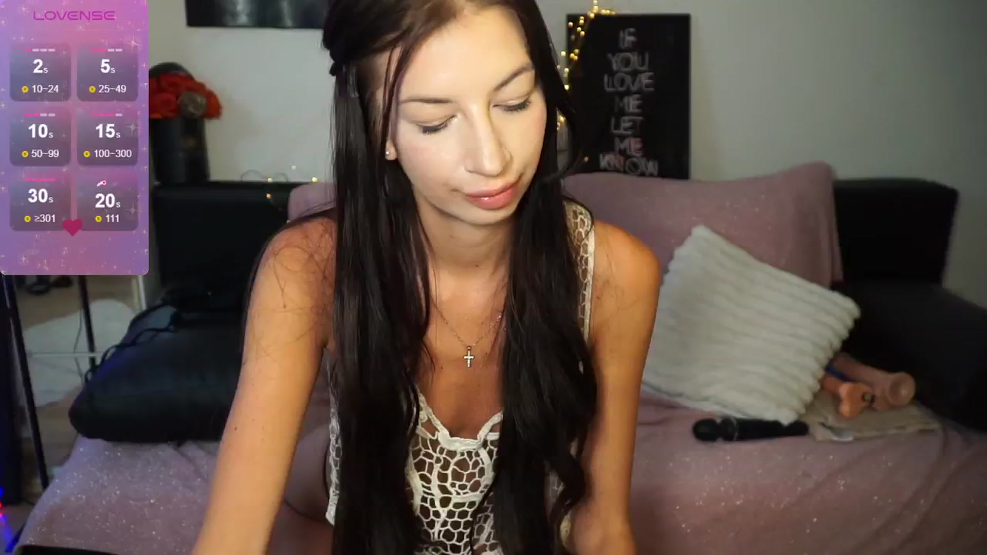 Gallery image thumbnail from Moon_Treasure's myfreecams stream on, 05/06/2024, 13:09 image 5 of 20