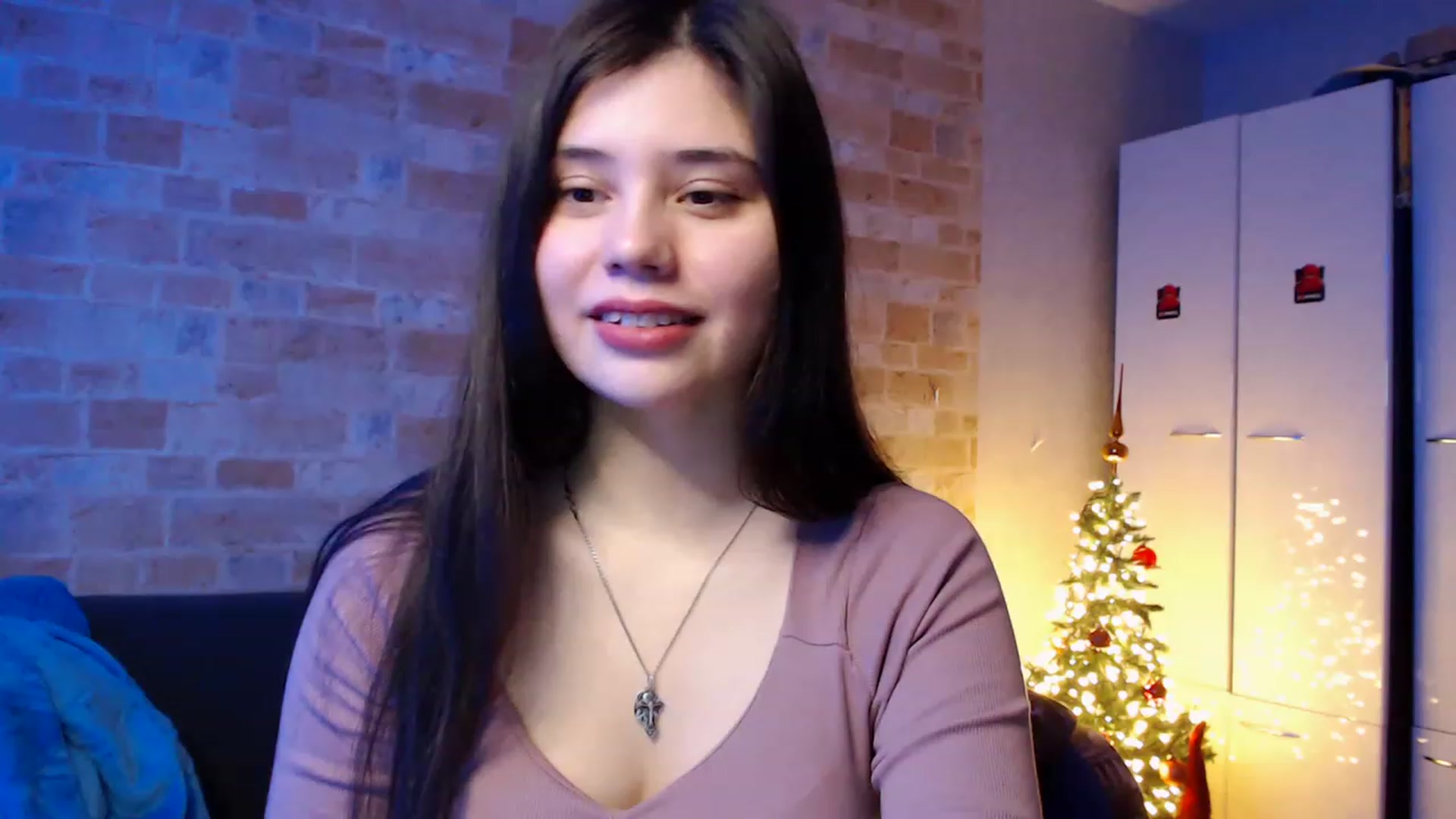Gallery image thumbnail from Moon_light23's myfreecams stream on, 12/29/2022, 19:59 image 15 of 20