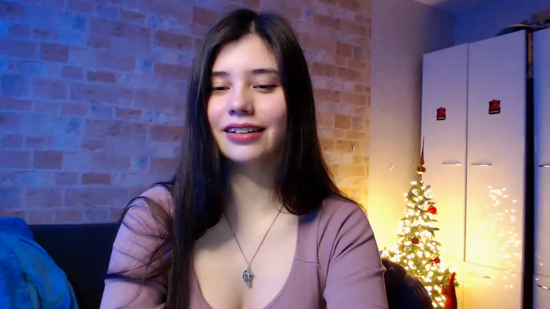 Gallery image thumbnail from Moon_light23's myfreecams stream on, 12/29/2022, 19:59 image 18 of 20
