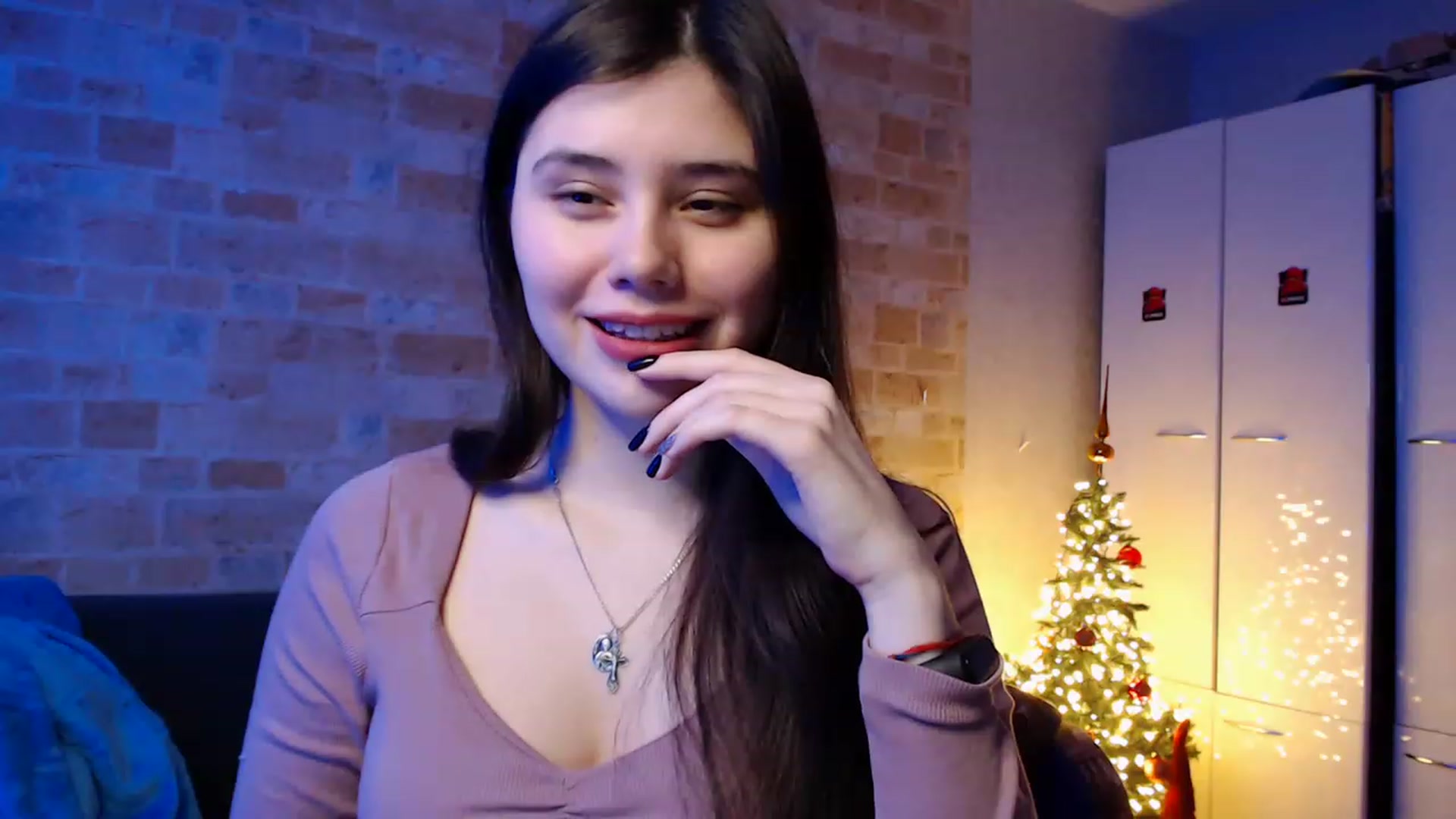 Gallery image thumbnail from Moon_light23's myfreecams stream on, 12/29/2022, 19:59 image 3 of 20