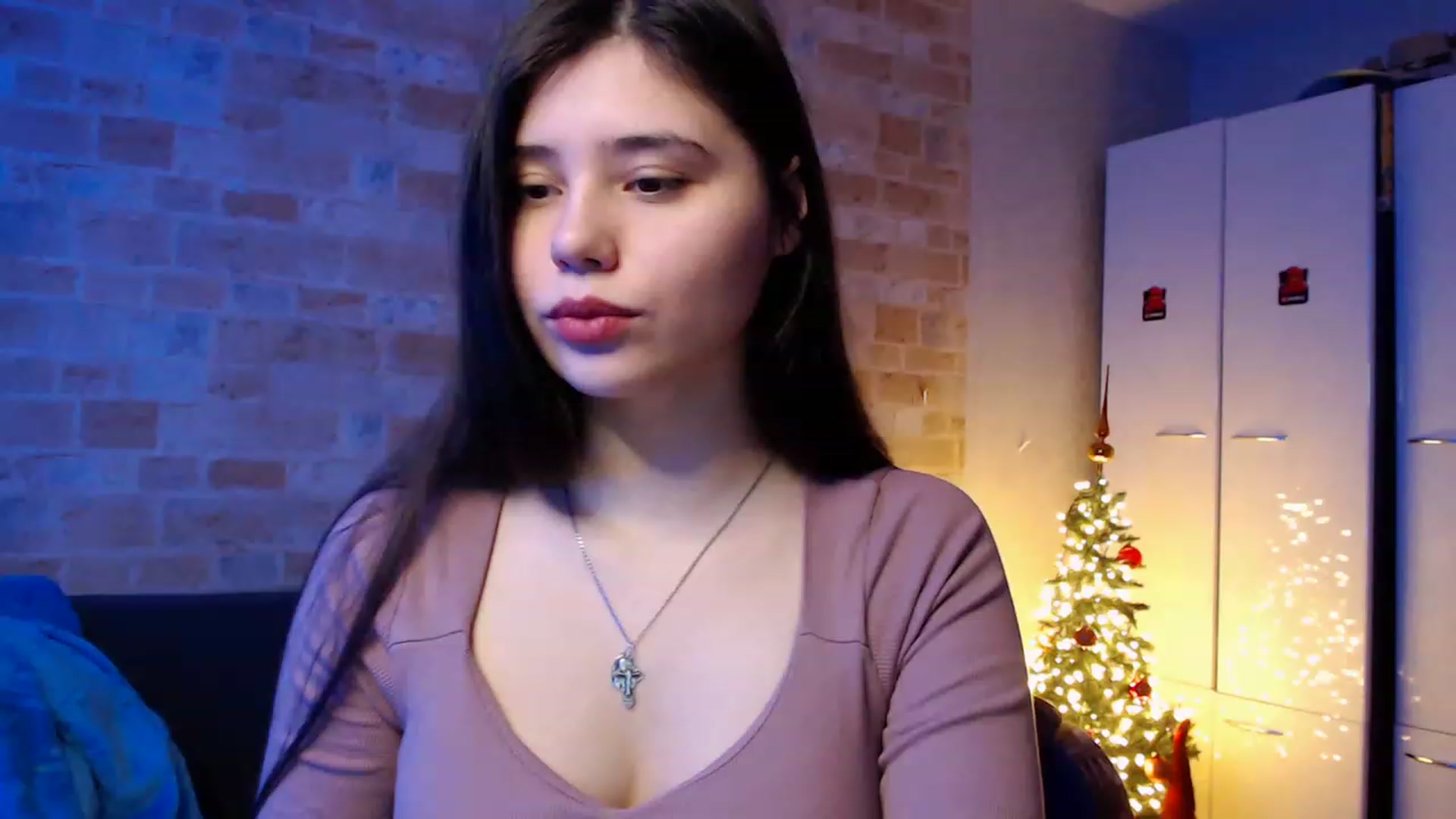 Gallery image thumbnail from Moon_light23's myfreecams stream on, 12/29/2022, 19:59 image 8 of 20