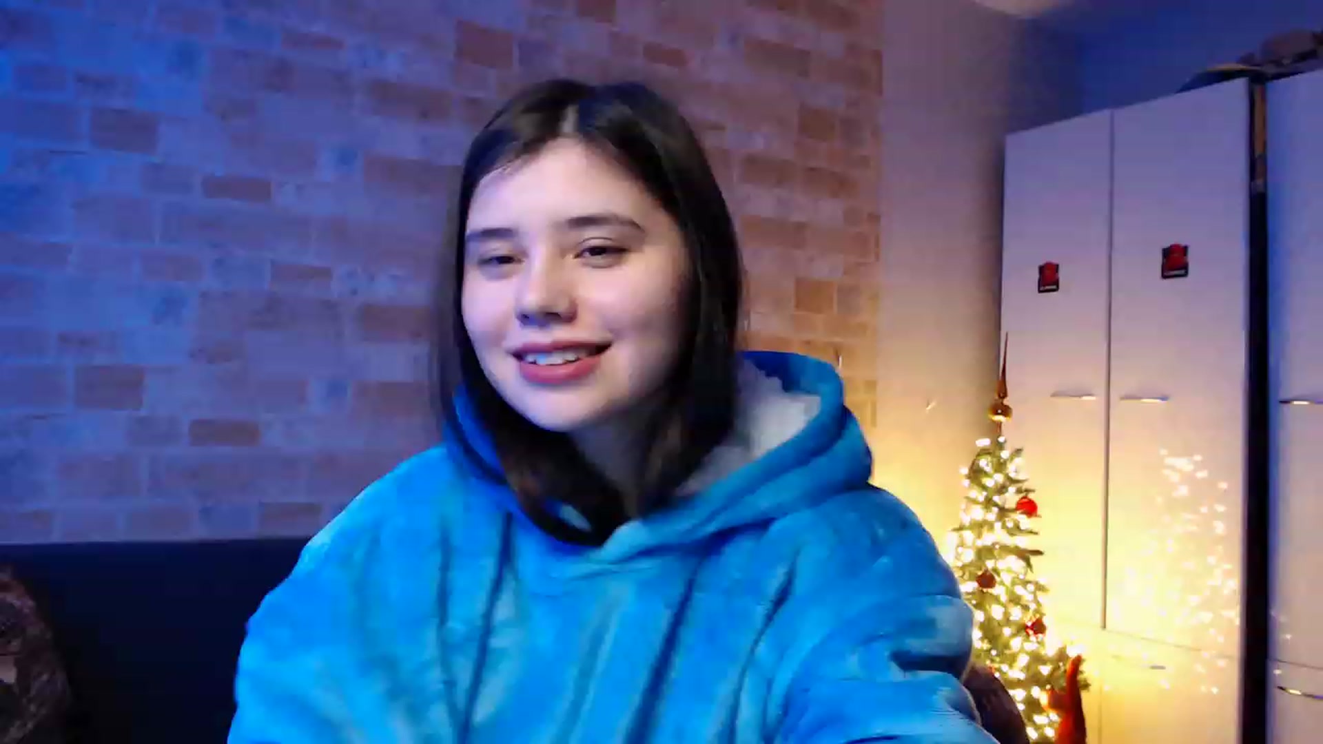 Gallery image thumbnail from Moon_light23's myfreecams stream on, 12/29/2022, 19:59 image 1 of 20