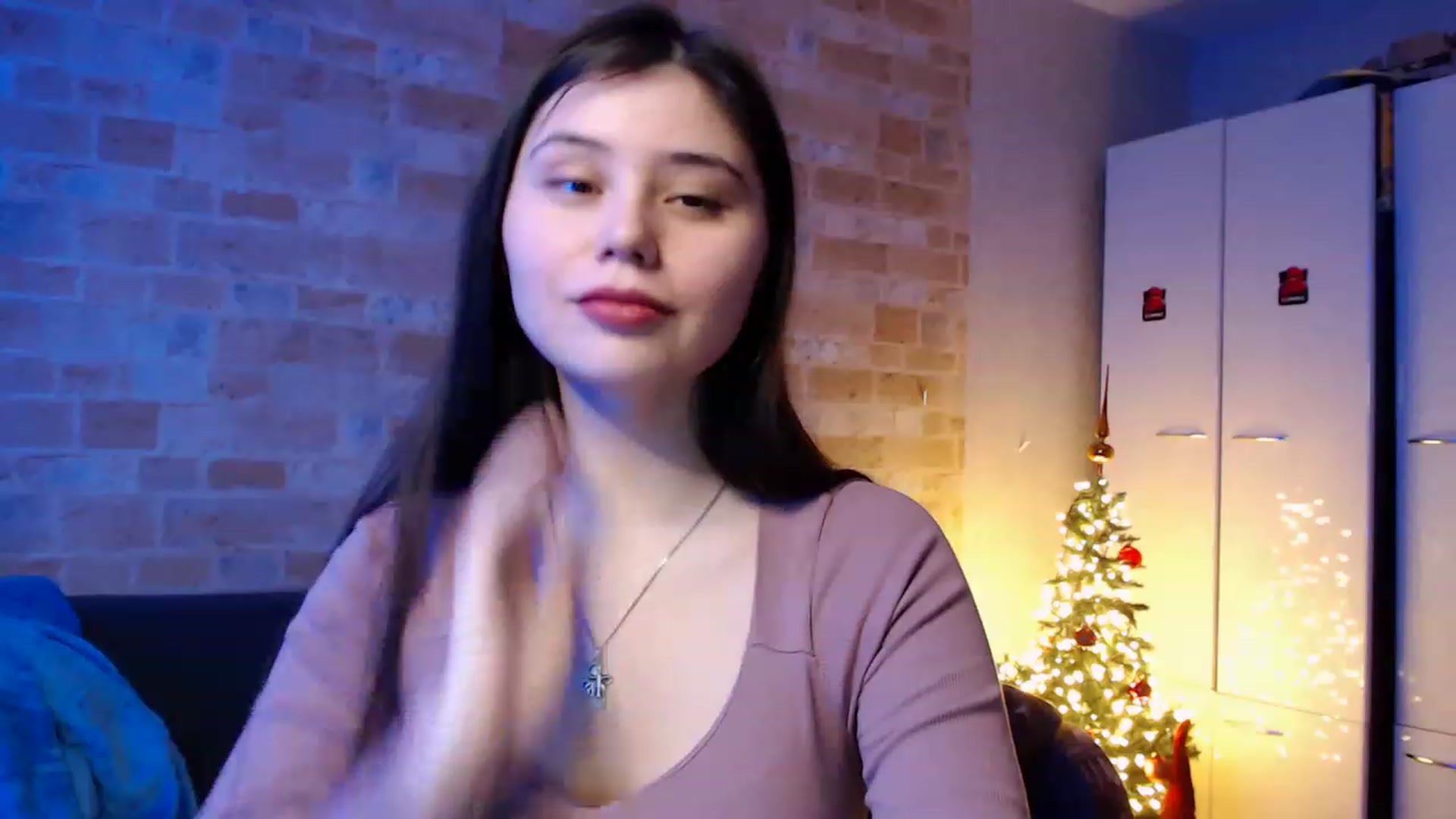 Gallery image thumbnail from Moon_light23's myfreecams stream on, 12/29/2022, 19:59 image 9 of 20