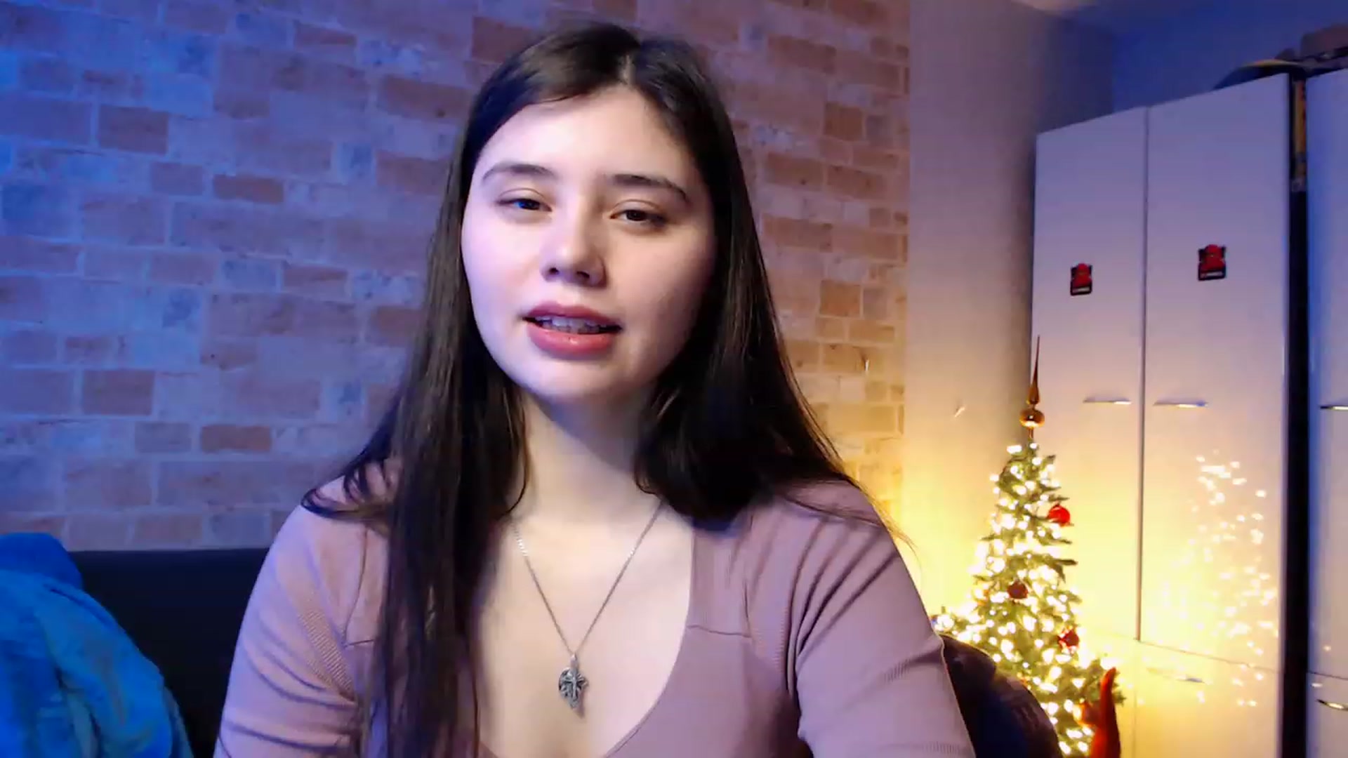 Gallery image thumbnail from Moon_light23's myfreecams stream on, 12/29/2022, 19:59 image 20 of 20