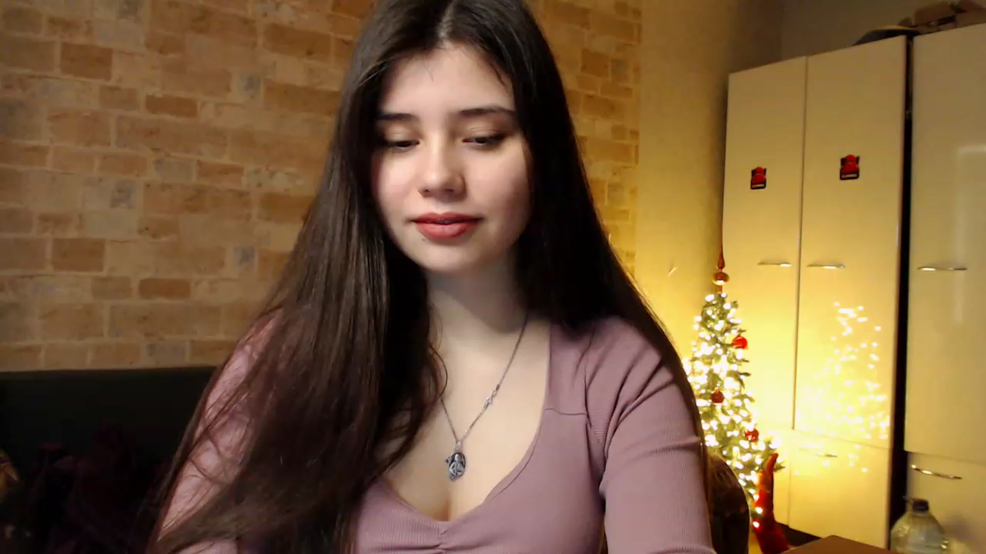 Gallery image thumbnail from Moon_light23's myfreecams stream on, 01/04/2023, 19:50 image 12 of 20
