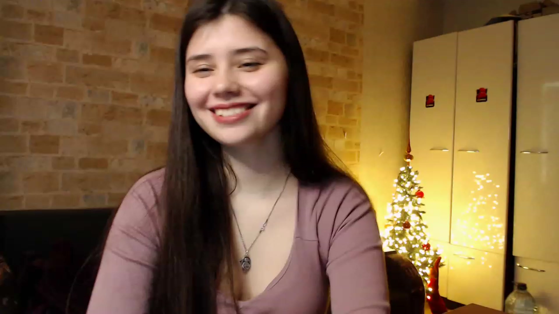 Gallery image thumbnail from Moon_light23's myfreecams stream on, 01/04/2023, 19:50 image 15 of 20