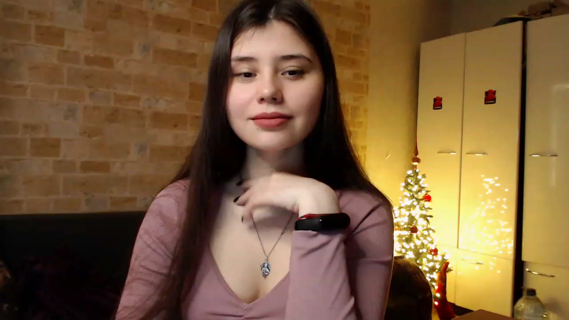 Gallery image thumbnail from Moon_light23's myfreecams stream on, 01/04/2023, 19:50 image 3 of 20