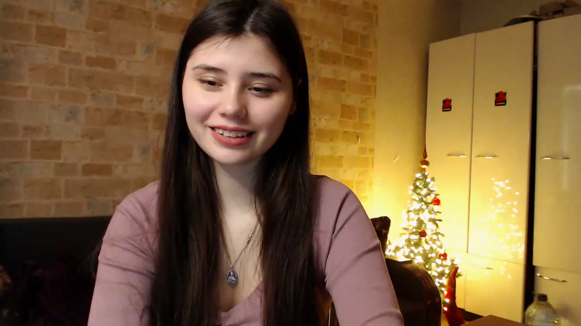 Gallery image thumbnail from Moon_light23's myfreecams stream on, 01/04/2023, 19:50 image 11 of 20
