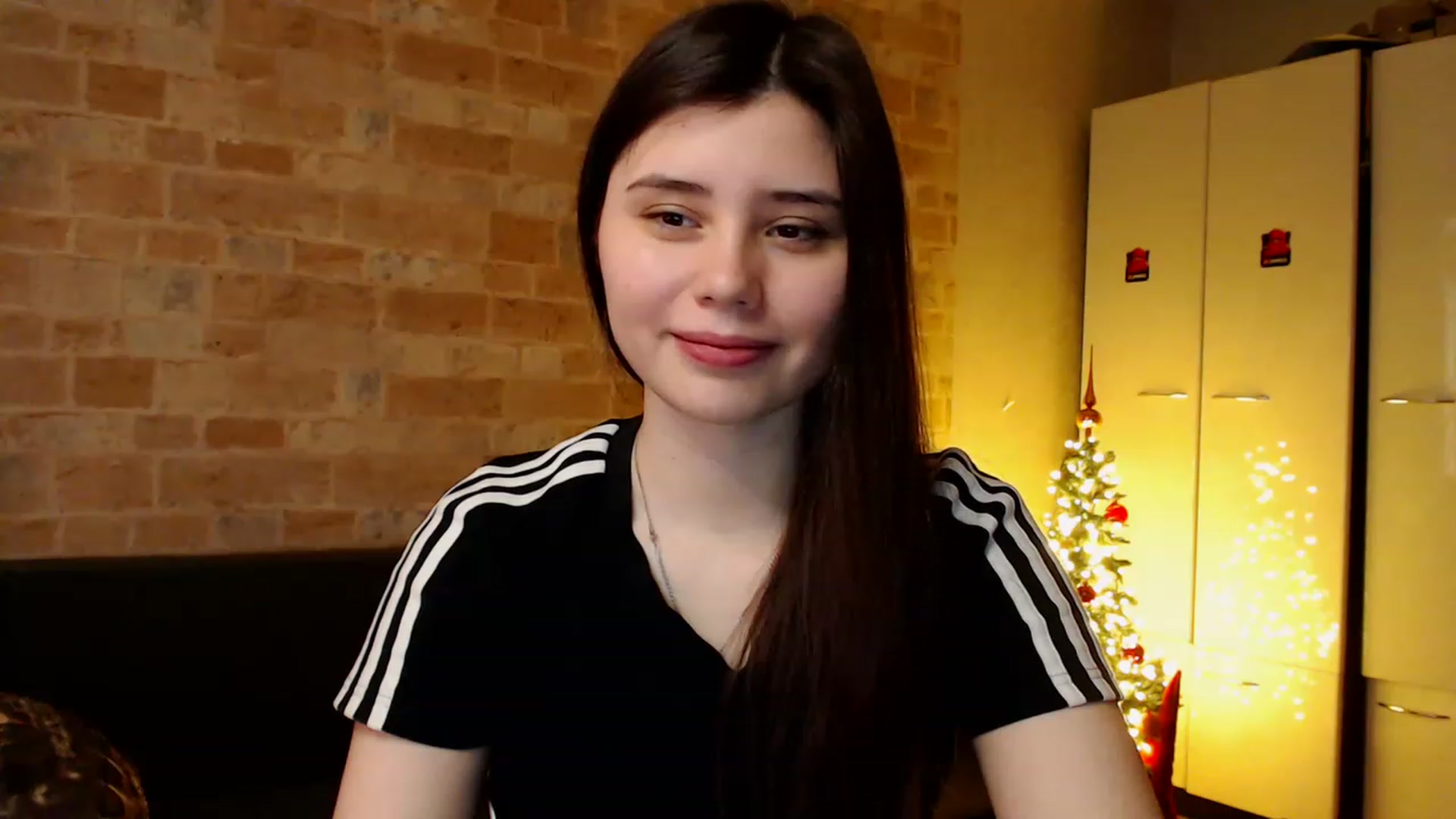 Gallery image thumbnail from Moon_light23's myfreecams stream on, 01/22/2023, 20:18 image 19 of 20
