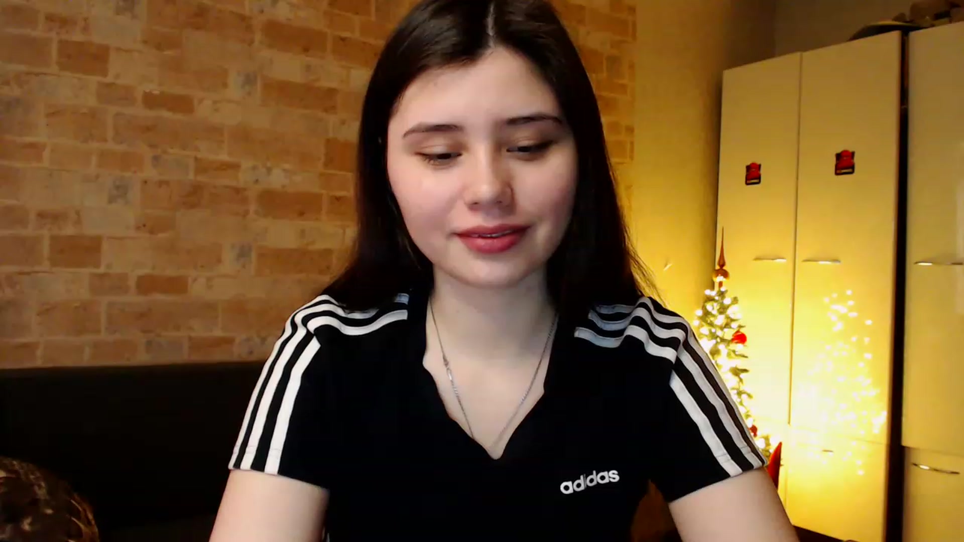 Gallery image thumbnail from Moon_light23's myfreecams stream on, 01/22/2023, 20:18 image 10 of 20