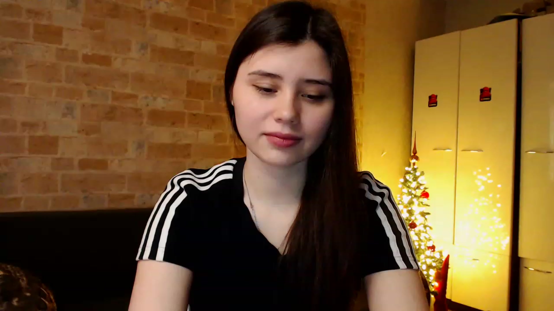 Gallery image thumbnail from Moon_light23's myfreecams stream on, 01/22/2023, 20:18 image 18 of 20