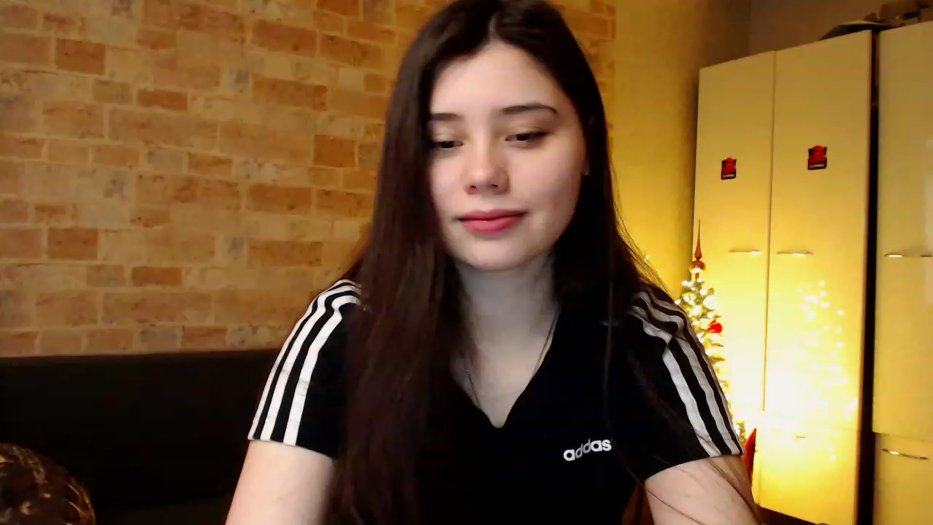 Gallery image thumbnail from Moon_light23's myfreecams stream on, 01/22/2023, 20:18 image 5 of 20
