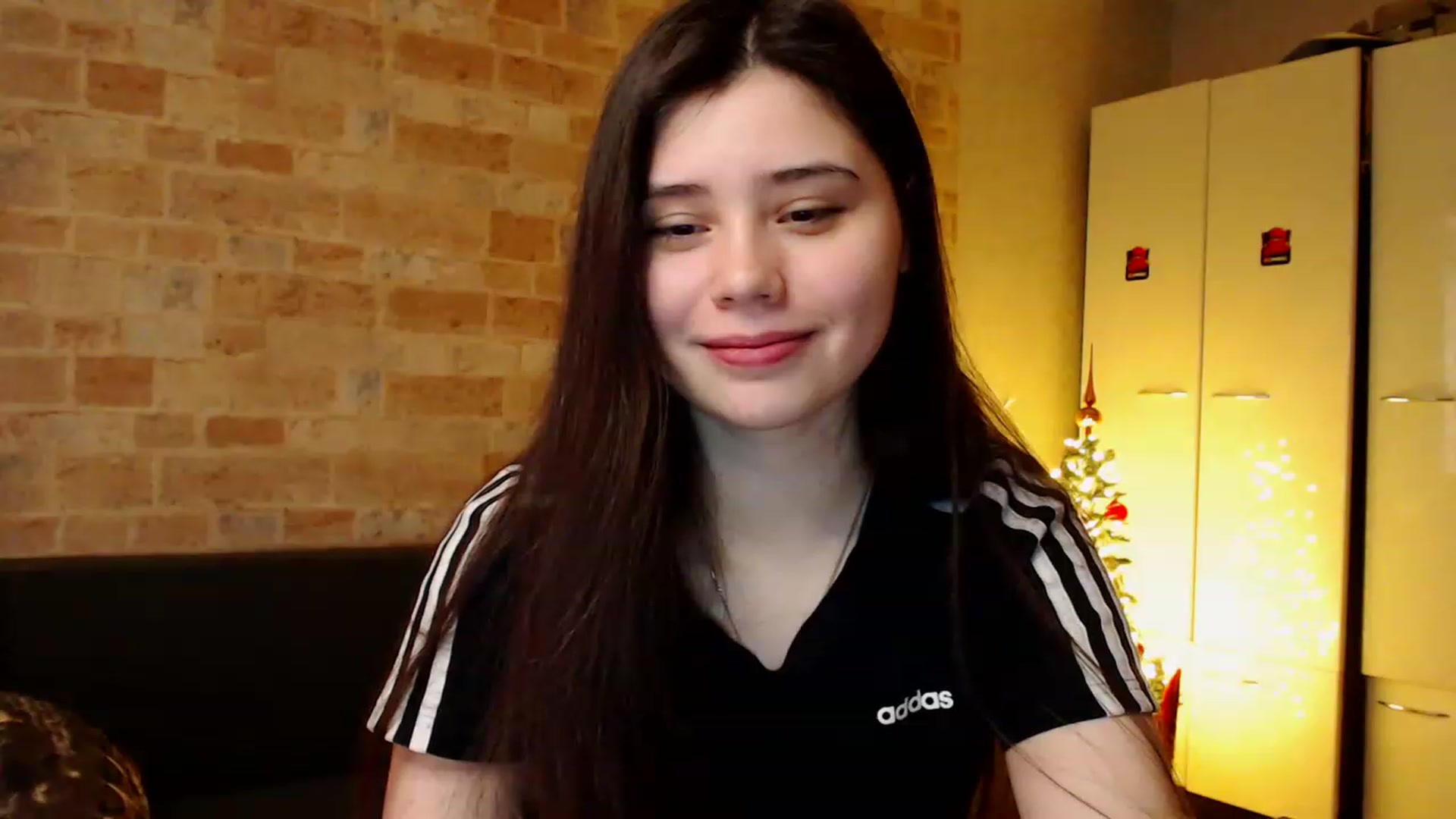 Gallery image thumbnail from Moon_light23's myfreecams stream on, 01/22/2023, 20:18 image 4 of 20