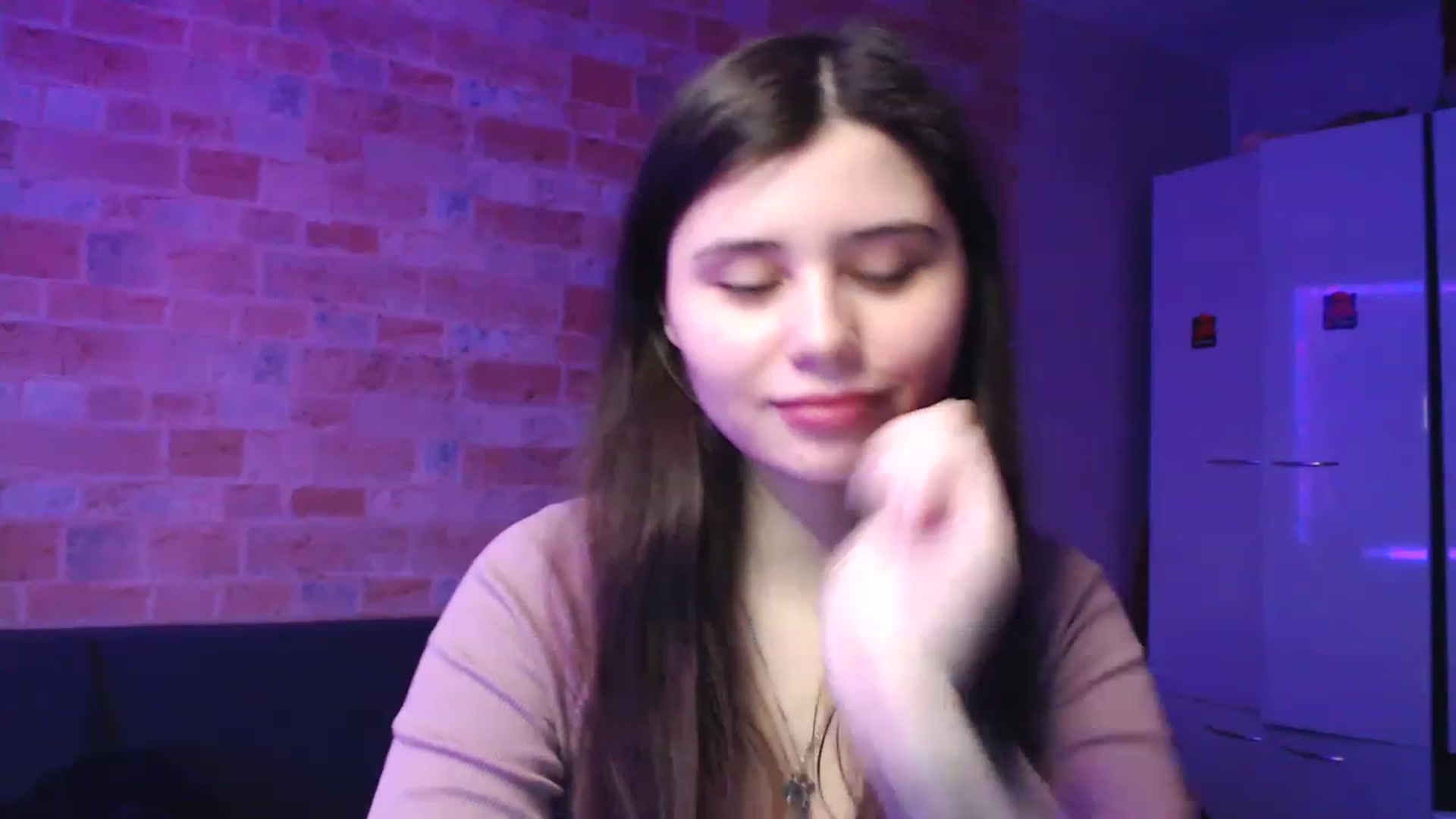 Gallery image thumbnail from Moon_light23's myfreecams stream on, 02/03/2023, 20:49 image 17 of 20