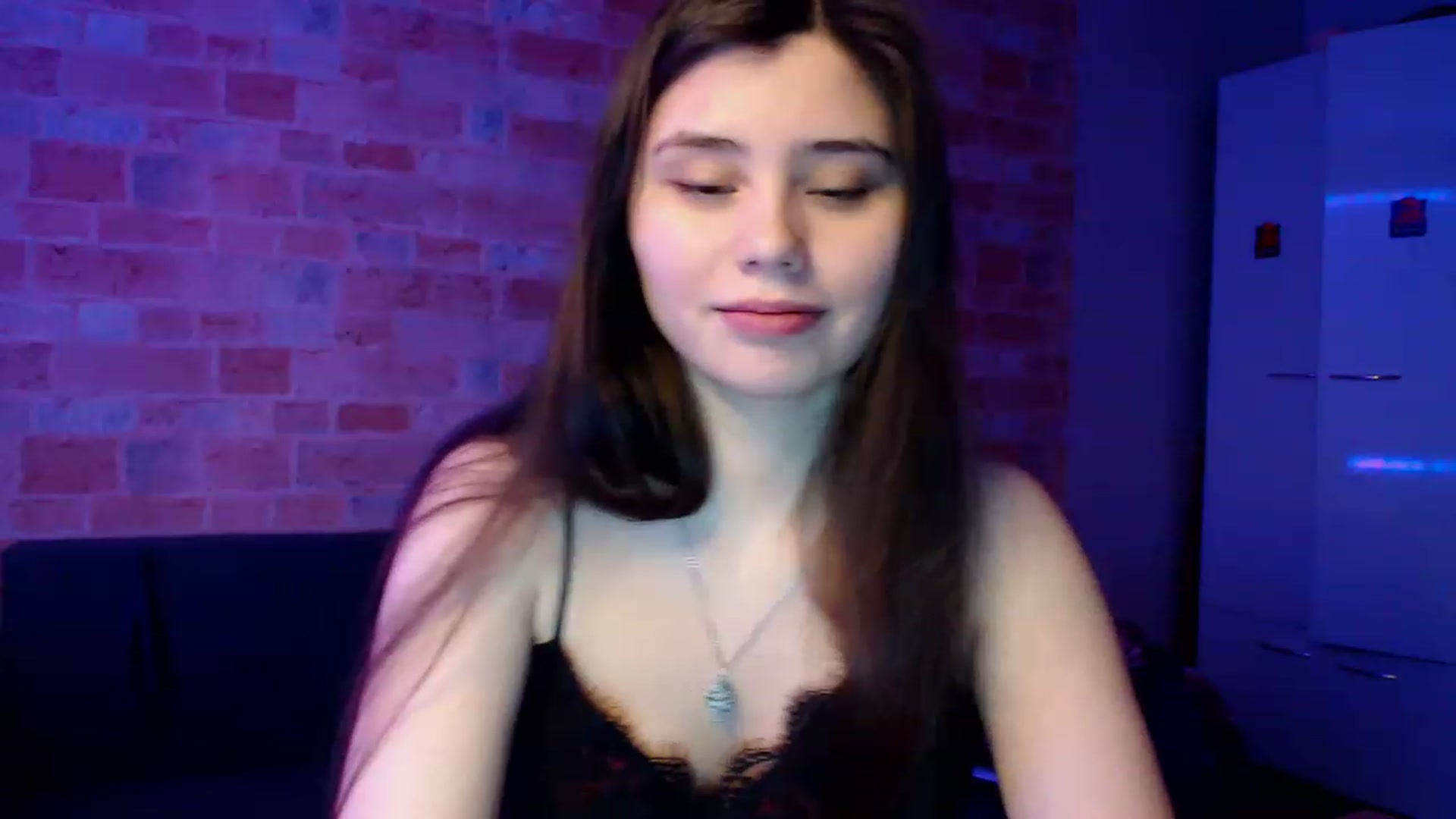 Gallery image thumbnail from Moon_light23's myfreecams stream on, 02/17/2023, 18:56 image 11 of 20
