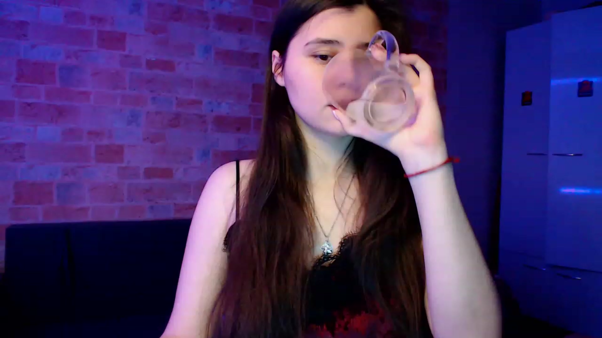 Gallery image thumbnail from Moon_light23's myfreecams stream on, 02/17/2023, 20:09 image 11 of 20