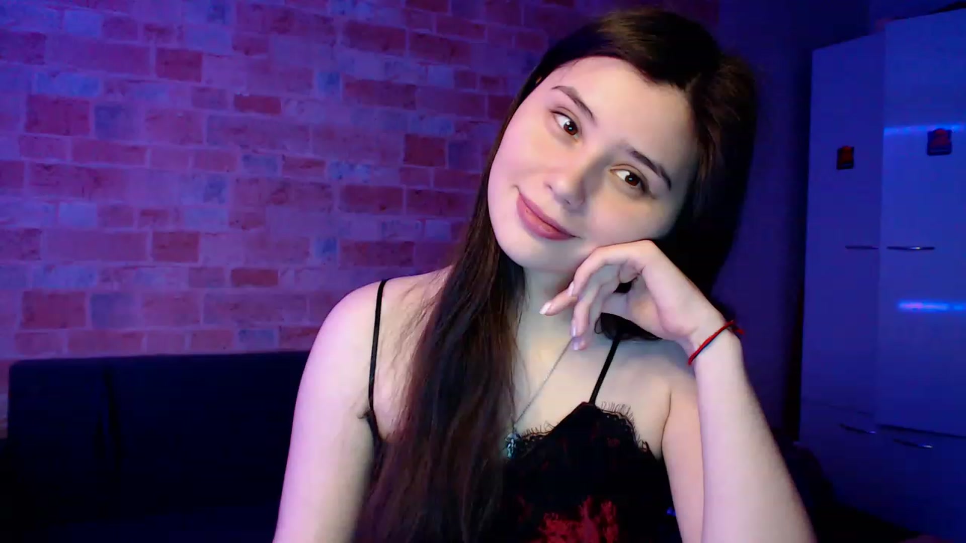 Gallery image thumbnail from Moon_light23's myfreecams stream on, 02/17/2023, 20:09 image 12 of 20