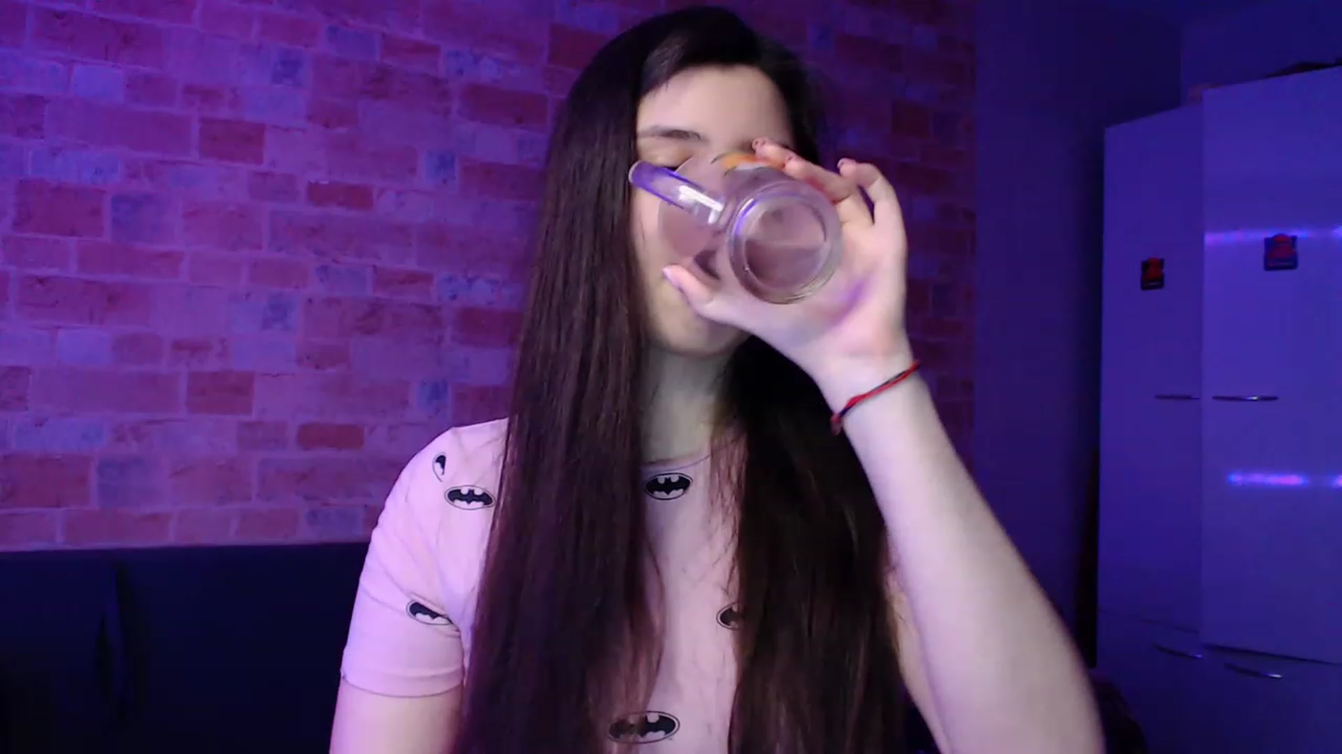 Gallery image thumbnail from Moon_light23's myfreecams stream on, 02/19/2023, 20:12 image 15 of 20