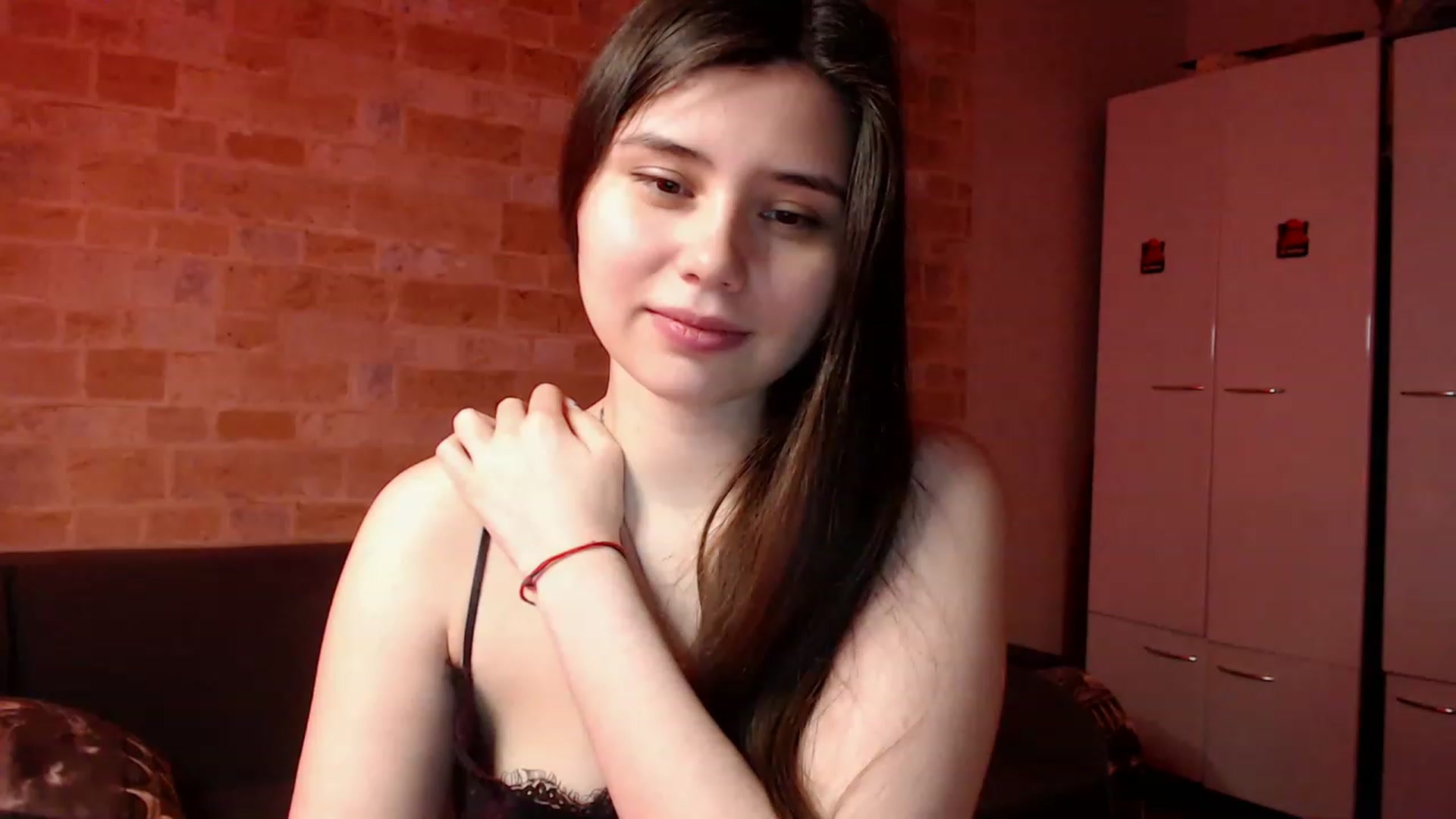 Gallery image thumbnail from Moon_light23's myfreecams stream on, 04/02/2023, 19:16 image 8 of 20