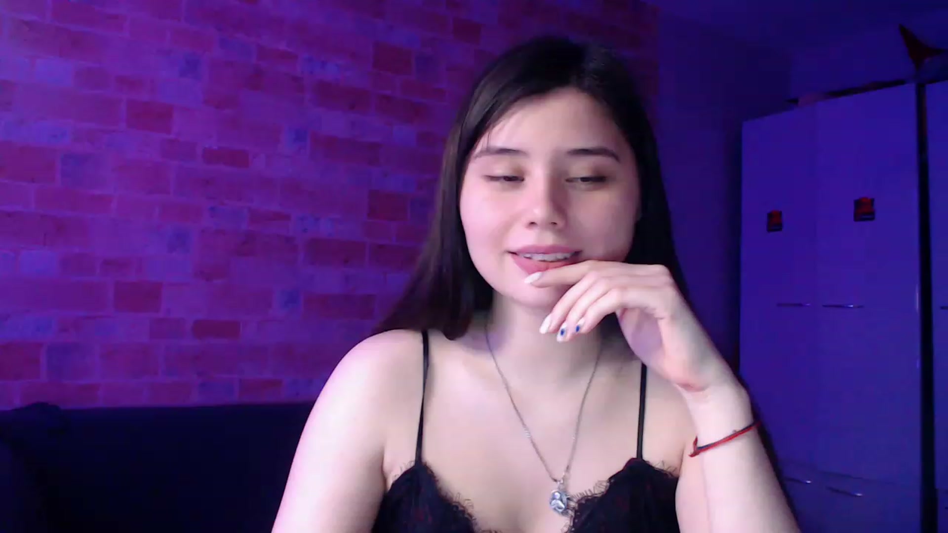 Gallery image thumbnail from Moon_light23's myfreecams stream on, 04/13/2023, 20:26 image 6 of 20
