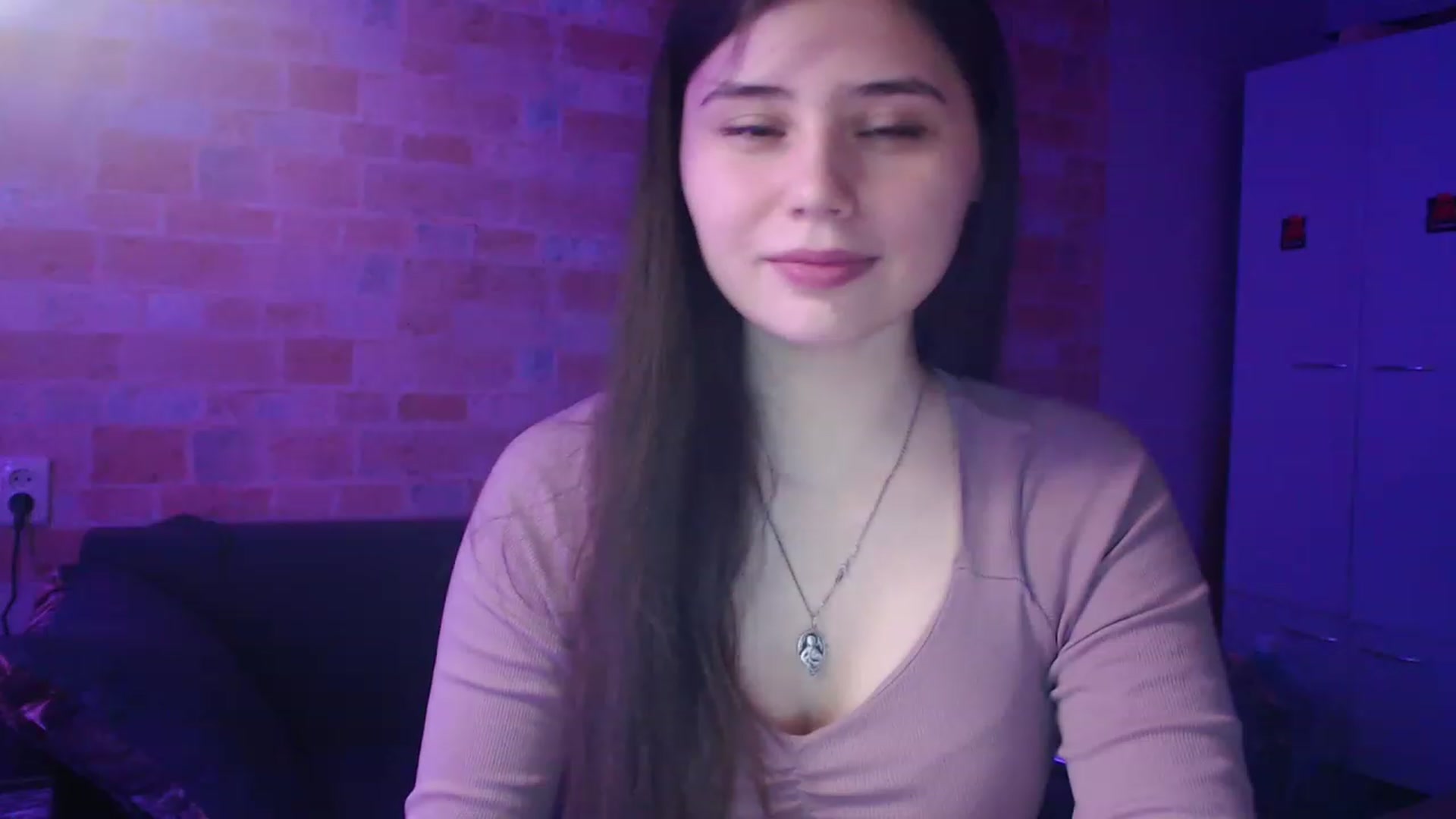 Gallery image thumbnail from Moon_light23's myfreecams stream on, 04/15/2023, 19:07 image 7 of 20