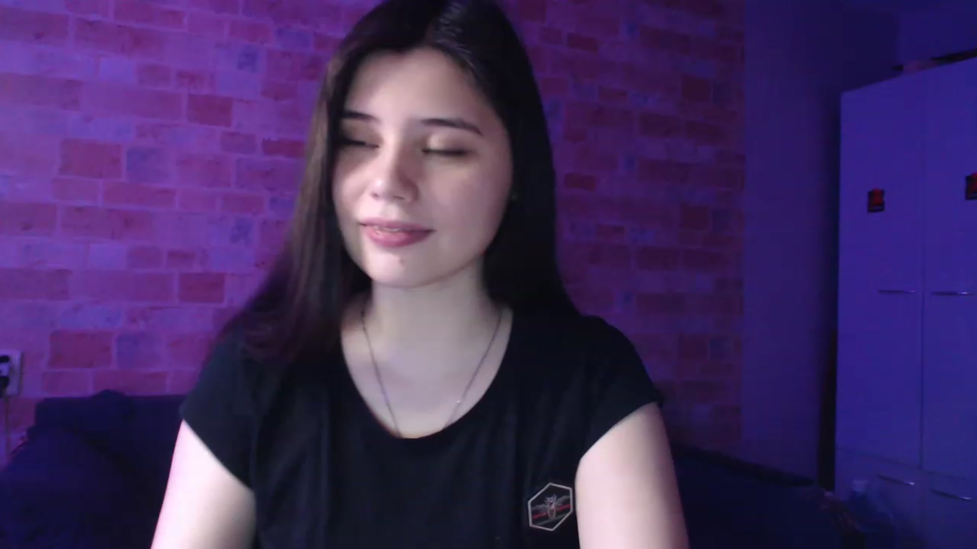 Gallery image thumbnail from Moon_light23's myfreecams stream on, 04/16/2023, 20:06 image 8 of 20