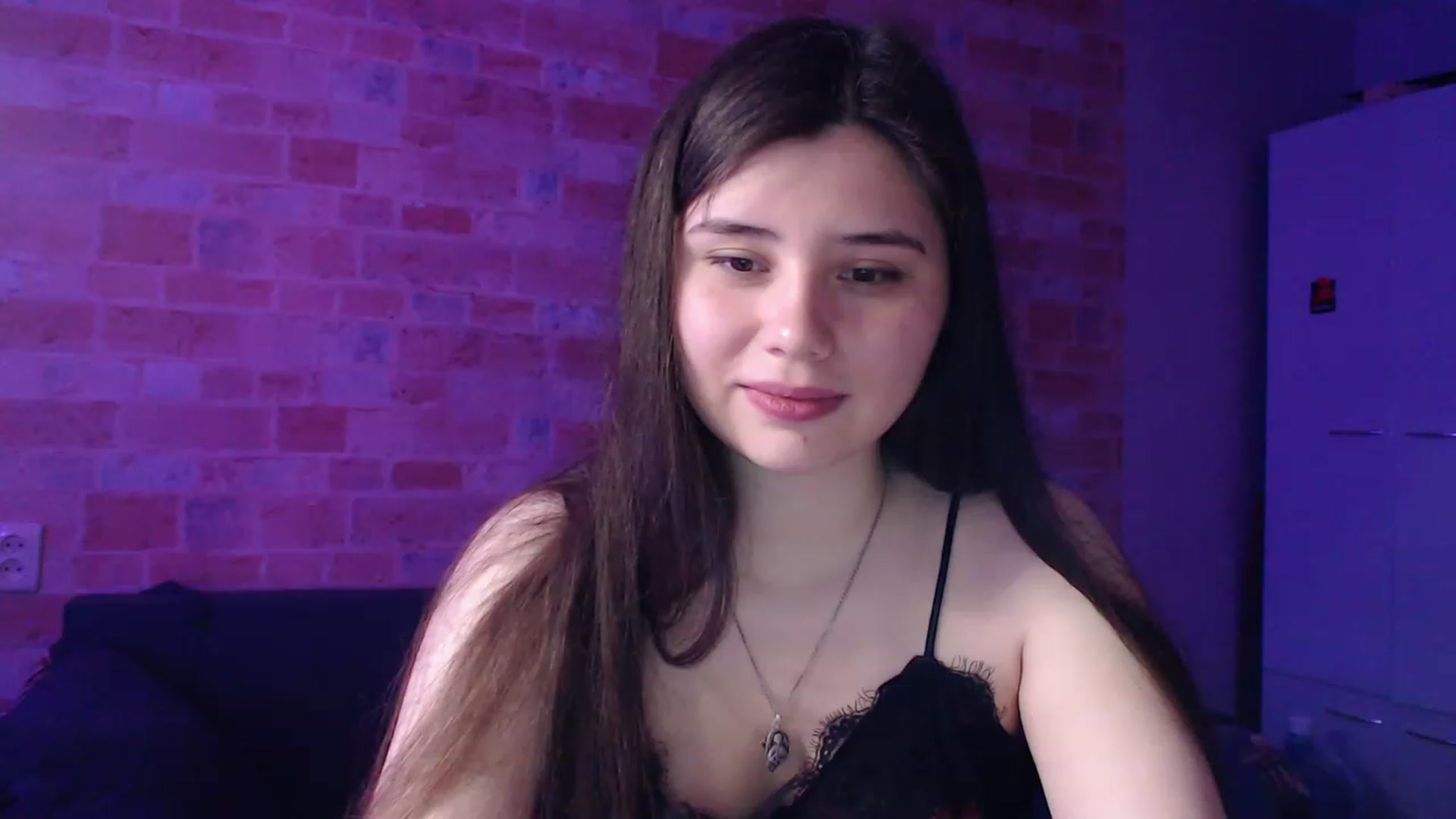 Gallery image thumbnail from Moon_light23's myfreecams stream on, 04/20/2023, 19:41 image 13 of 20