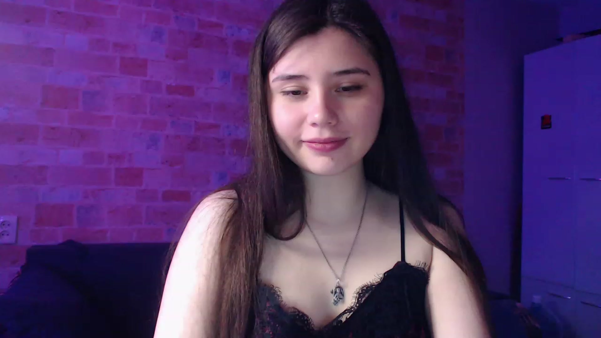 Gallery image thumbnail from Moon_light23's myfreecams stream on, 04/20/2023, 19:41 image 8 of 20