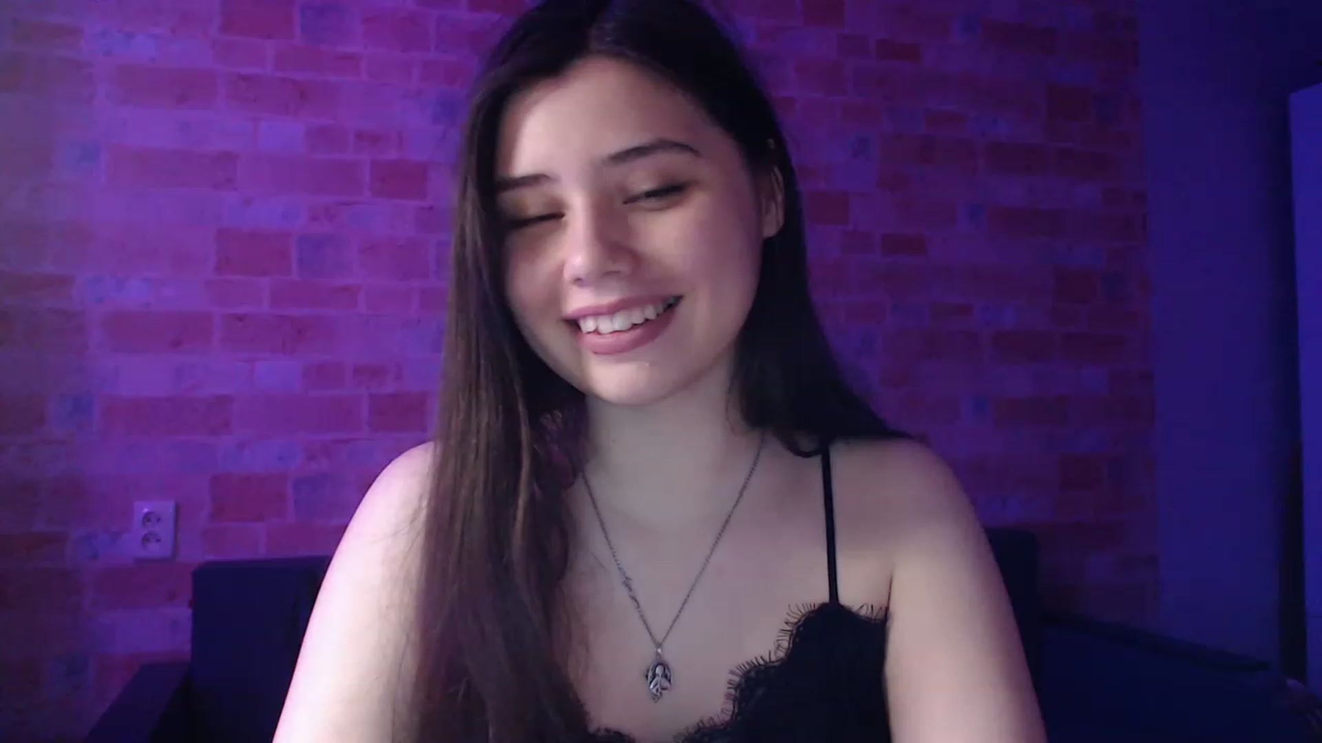 Gallery image thumbnail from Moon_light23's myfreecams stream on, 05/05/2023, 19:11 image 12 of 20