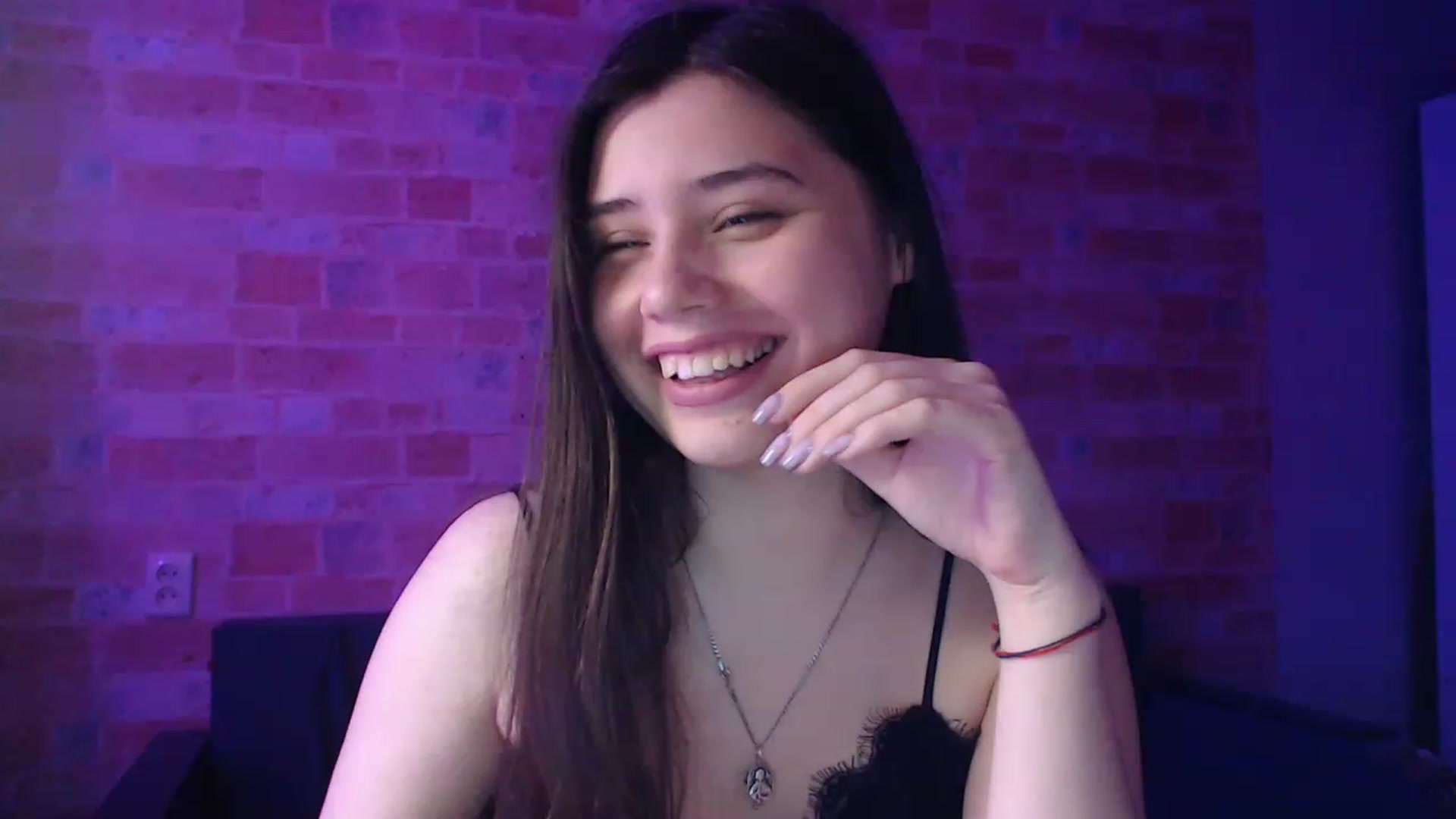 Gallery image thumbnail from Moon_light23's myfreecams stream on, 05/05/2023, 19:11 image 13 of 20