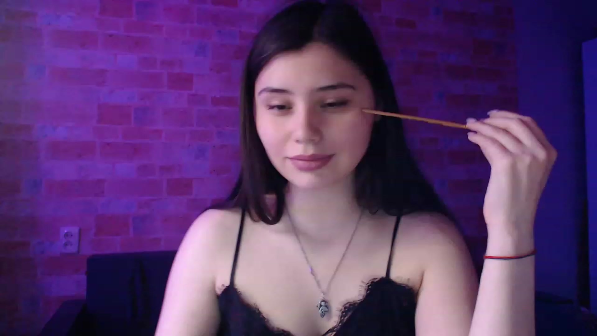 Gallery image thumbnail from Moon_light23's myfreecams stream on, 05/05/2023, 19:11 image 17 of 20
