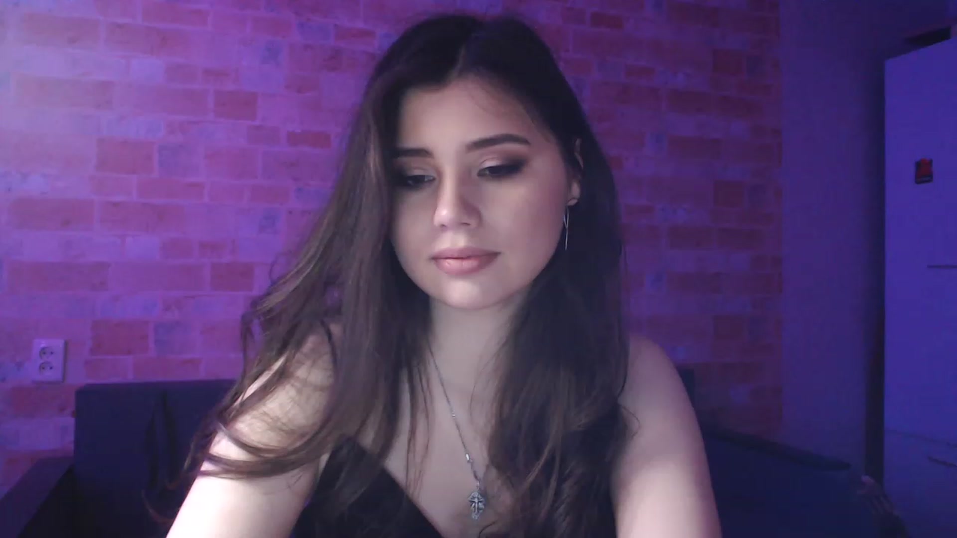 Gallery image thumbnail from Moon_light23's myfreecams stream on, 05/06/2023, 18:57 image 8 of 20