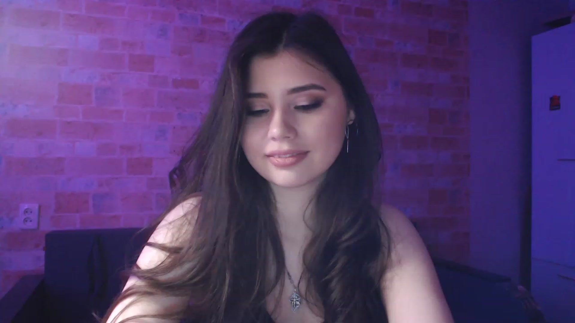 Gallery image thumbnail from Moon_light23's myfreecams stream on, 05/06/2023, 18:57 image 6 of 20