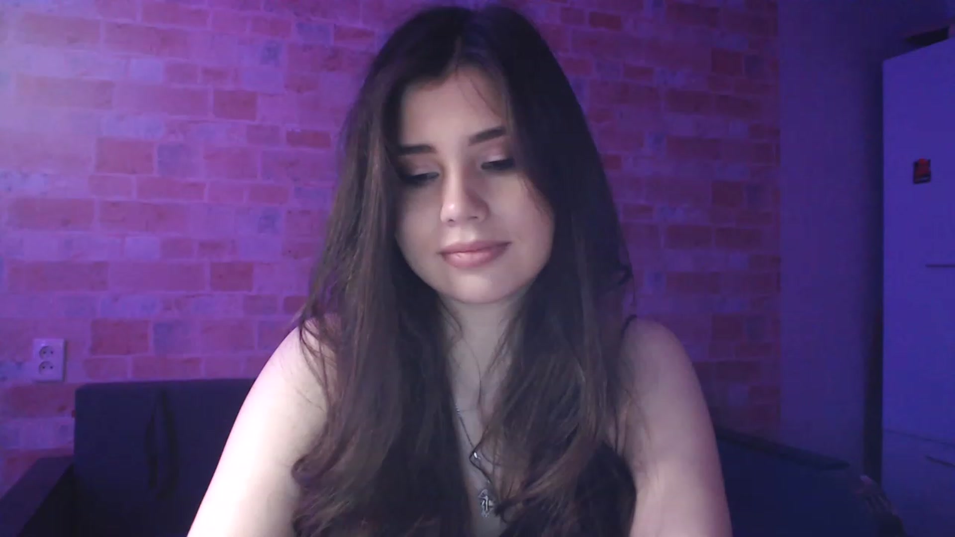 Gallery image thumbnail from Moon_light23's myfreecams stream on, 05/06/2023, 18:57 image 16 of 20
