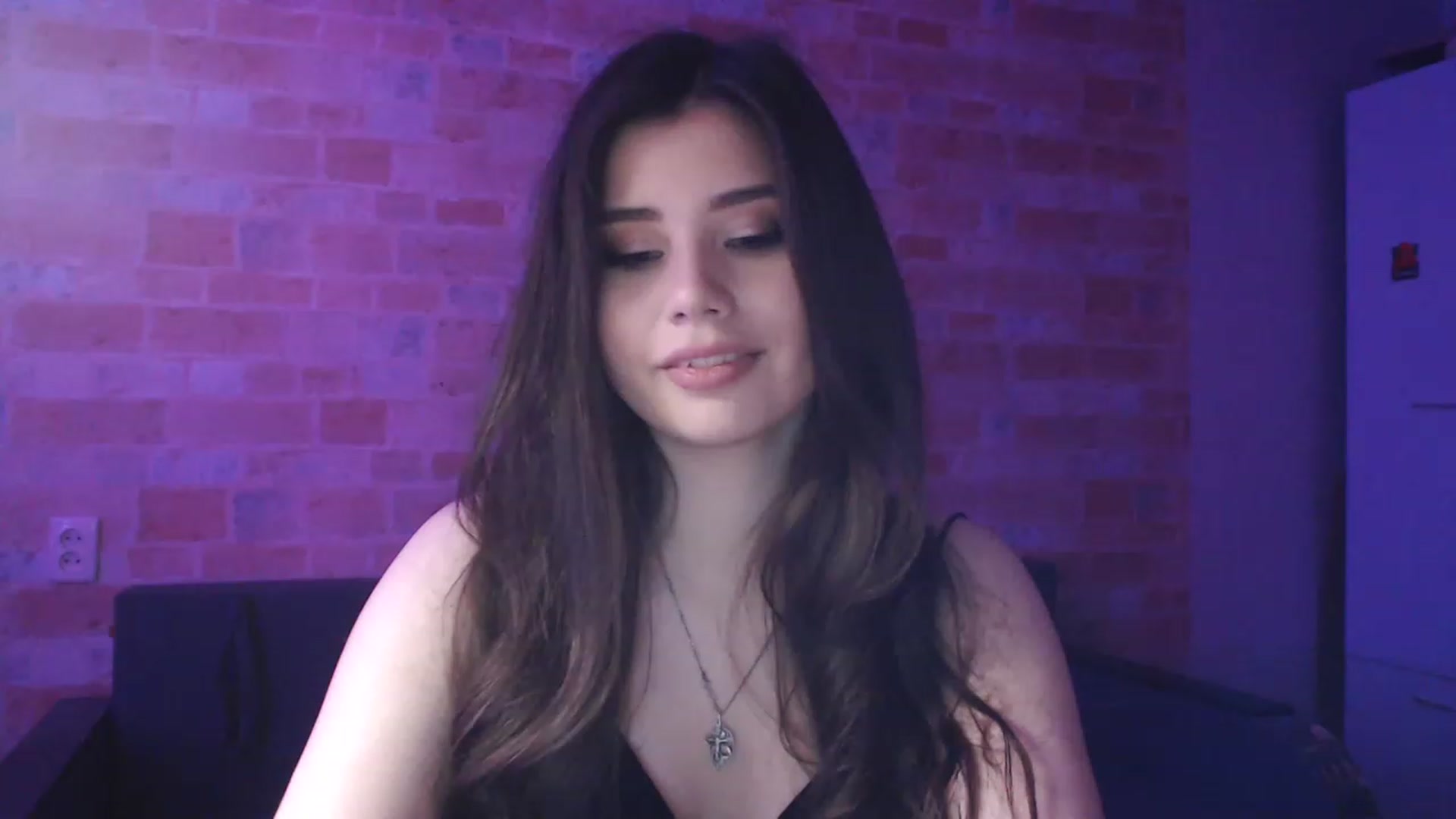 Gallery image thumbnail from Moon_light23's myfreecams stream on, 05/06/2023, 18:57 image 5 of 20
