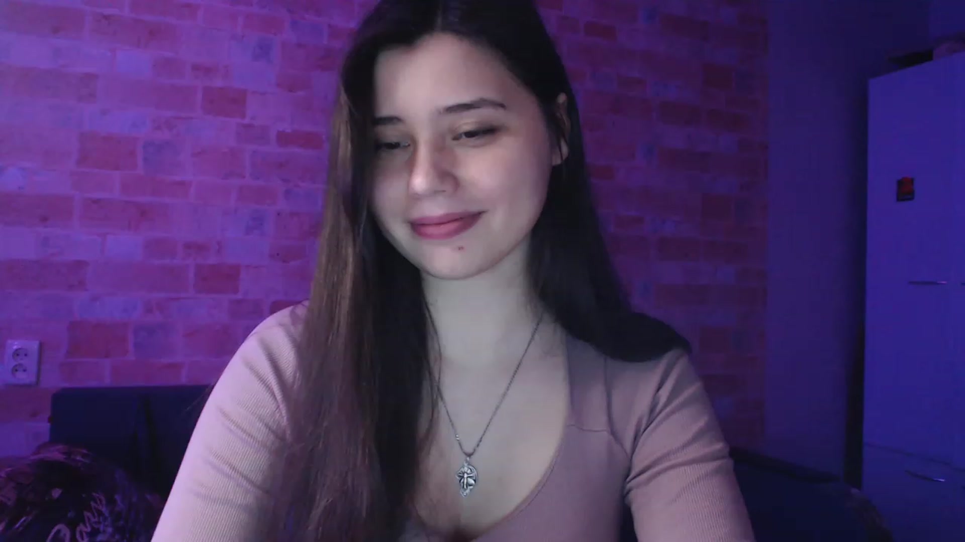 Gallery image thumbnail from Moon_light23's myfreecams stream on, 05/10/2023, 19:30 image 4 of 20