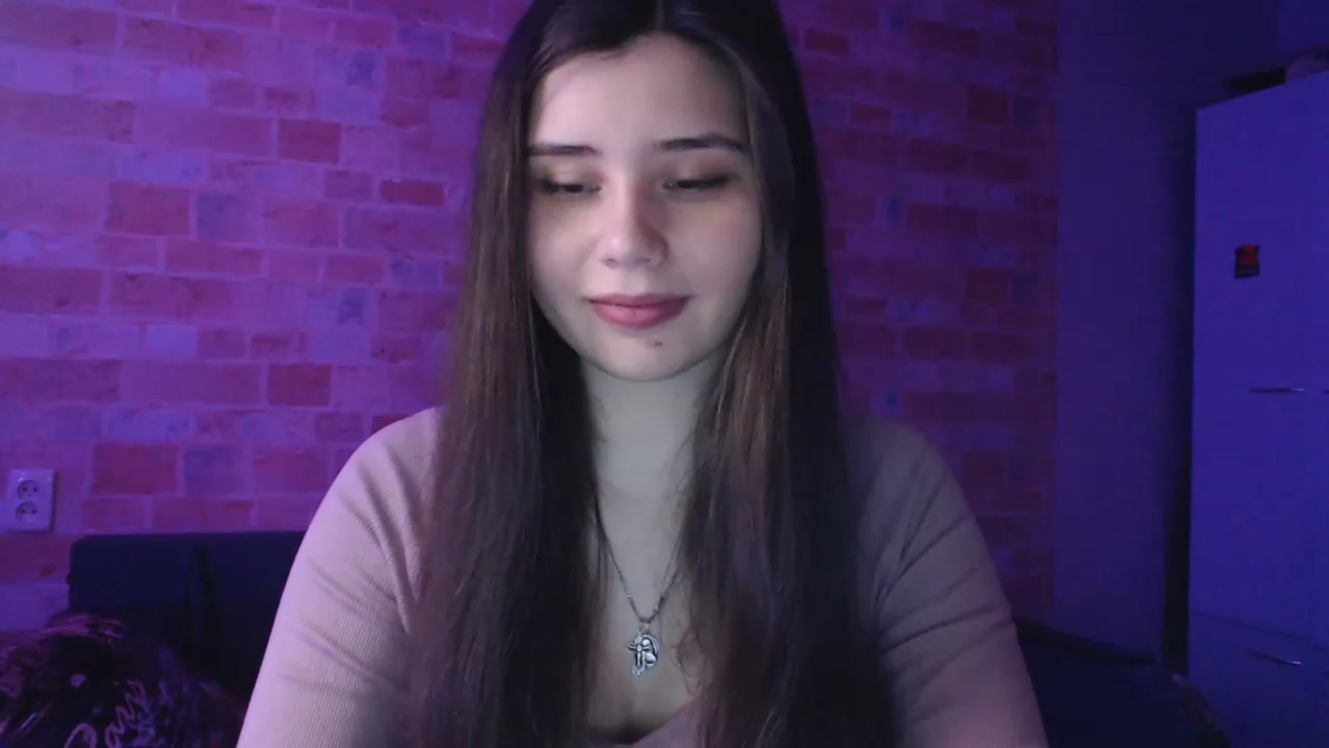 Gallery image thumbnail from Moon_light23's myfreecams stream on, 05/10/2023, 19:30 image 6 of 20