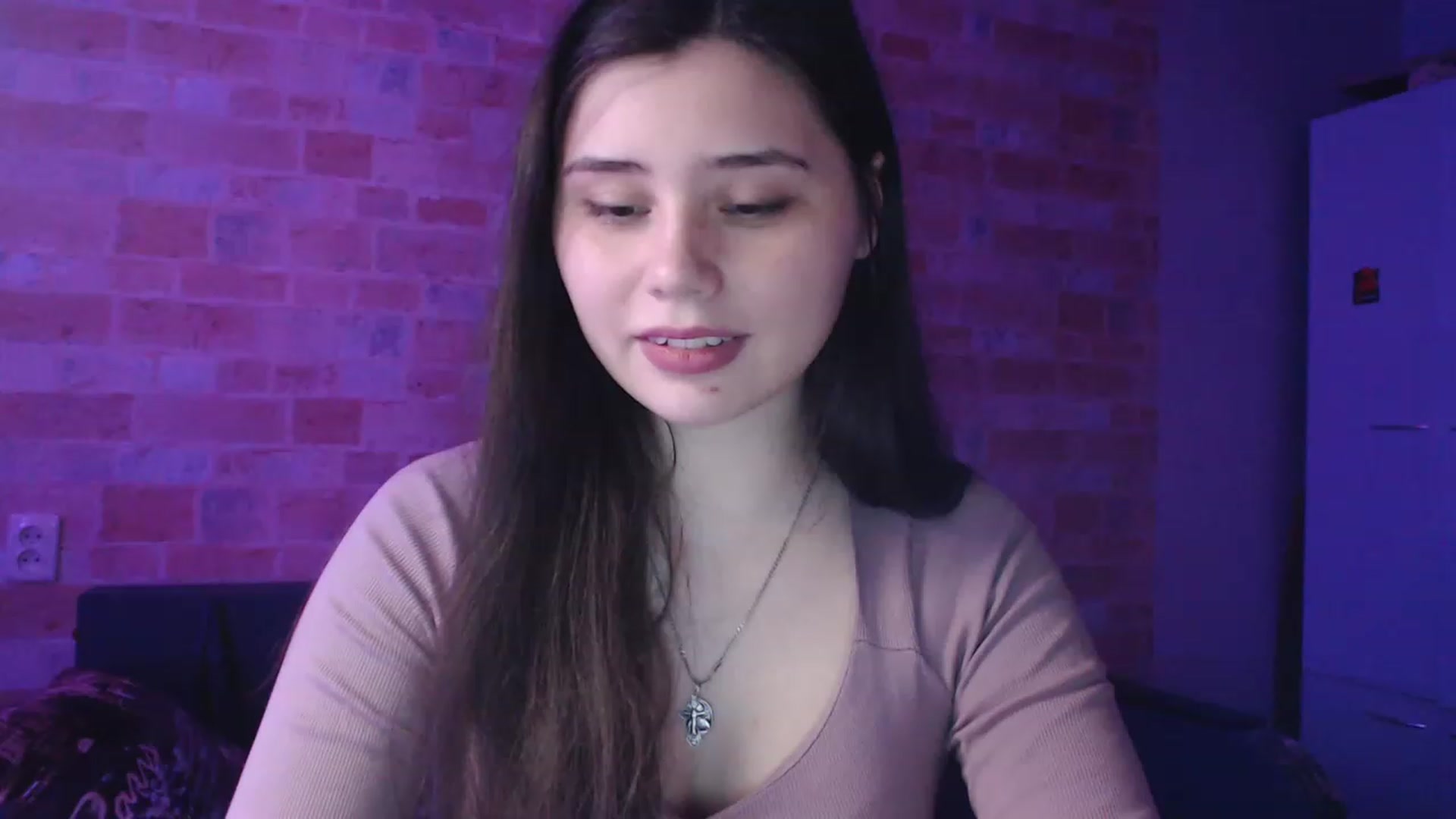 Gallery image thumbnail from Moon_light23's myfreecams stream on, 05/10/2023, 19:30 image 2 of 20
